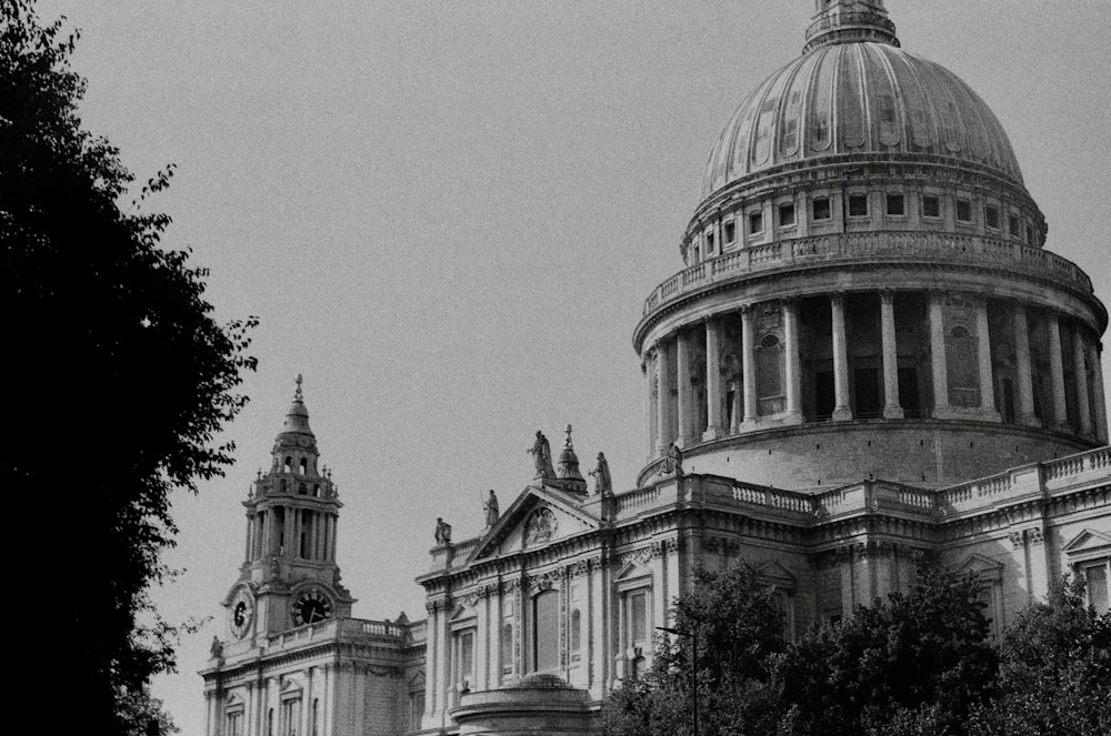 a black and white photo of the dome of a building