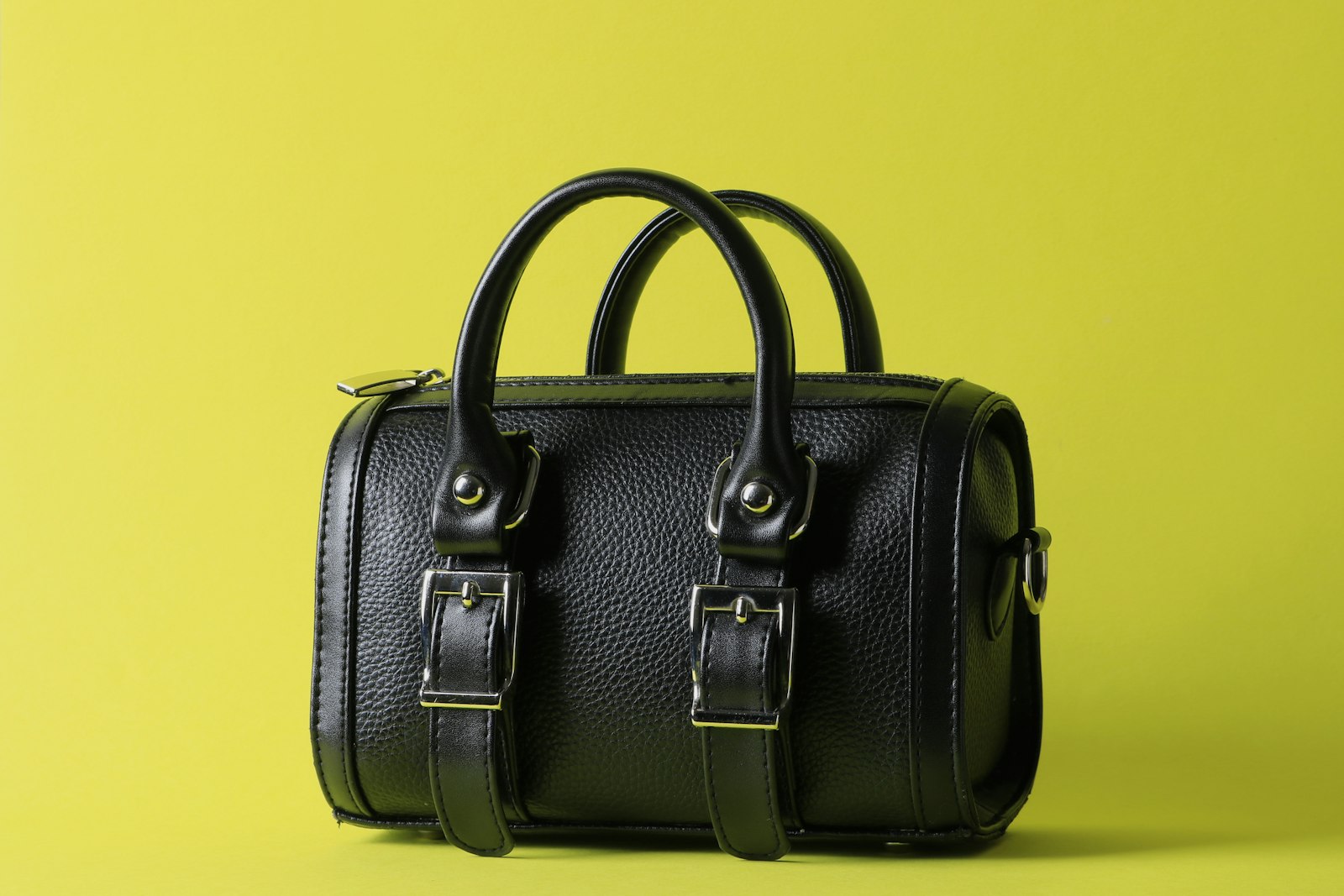 Bolsas de senhora expostas numa loja