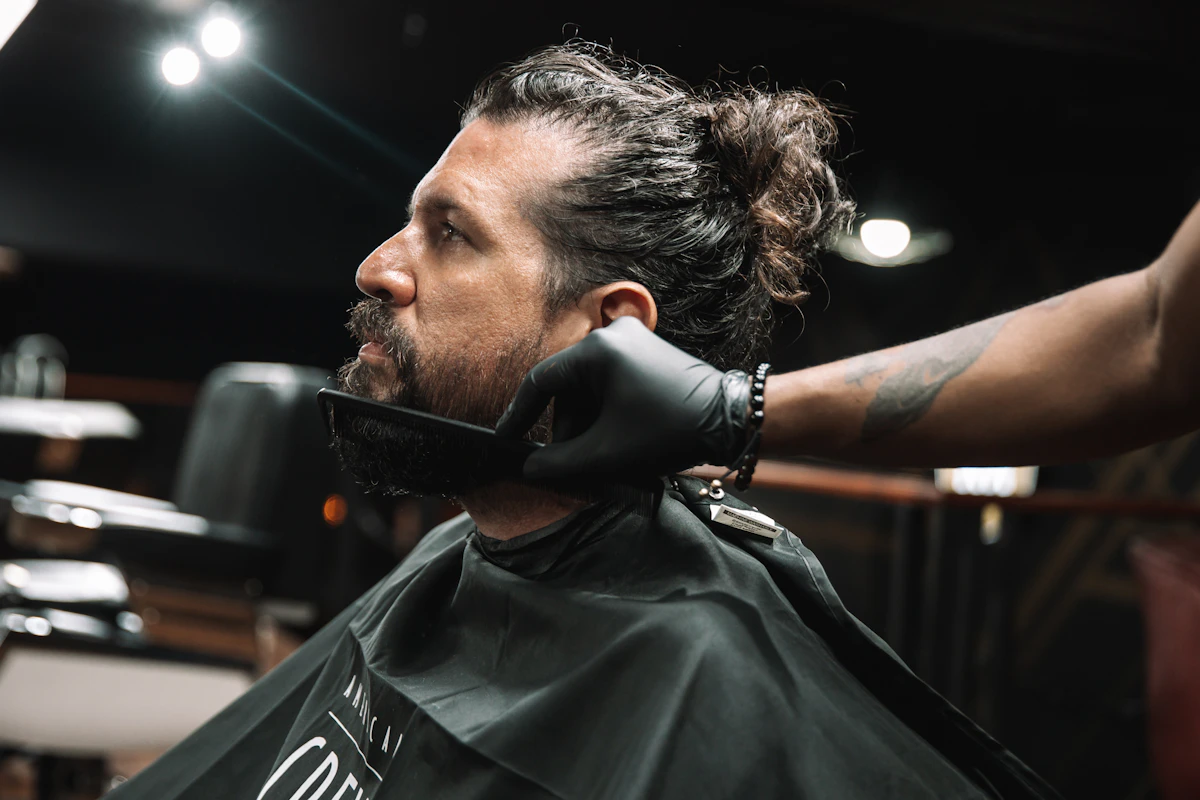 Serviço de barba masculina
