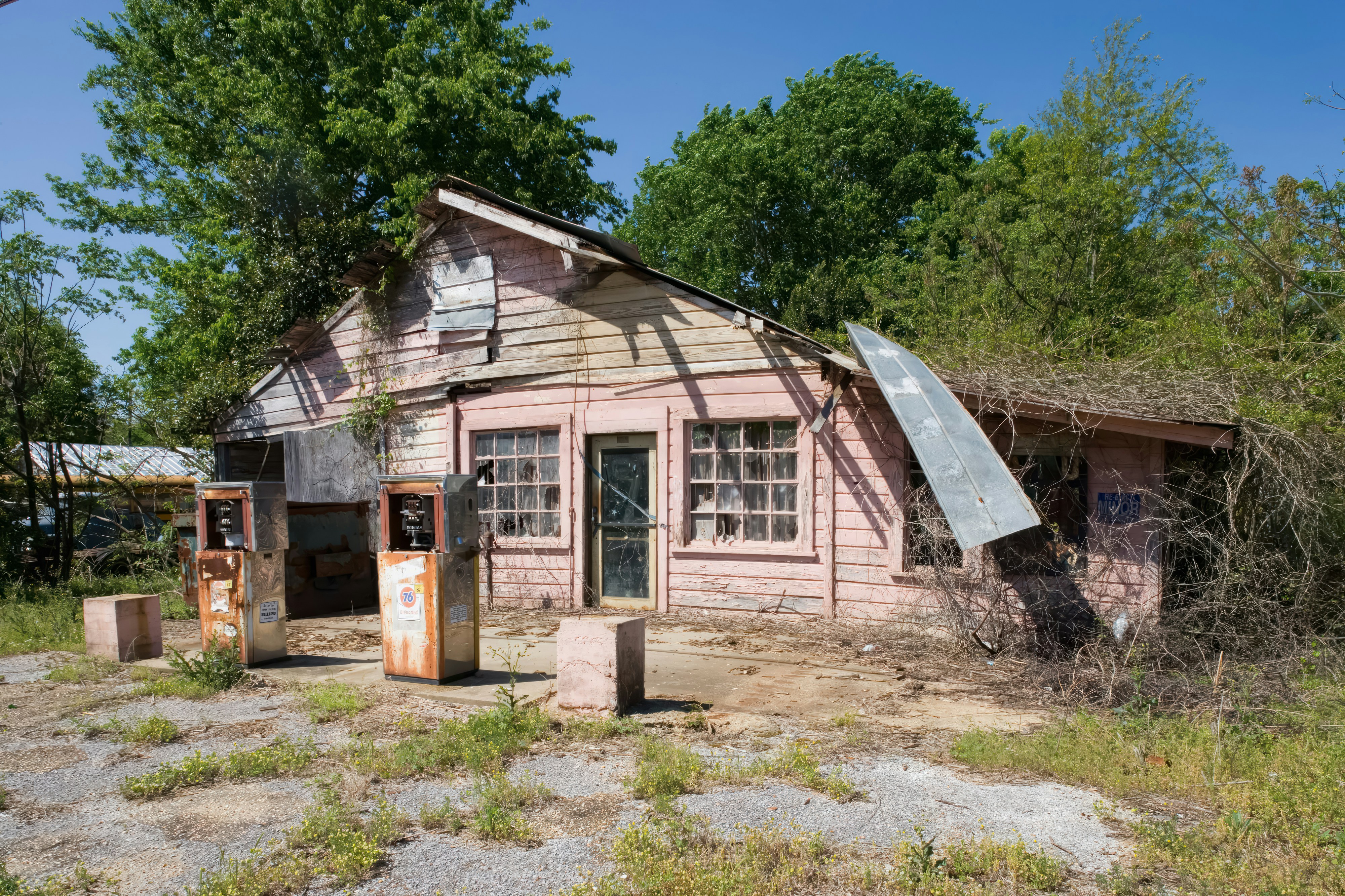 Old gas station in Alabama