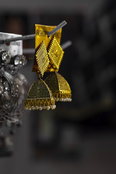 Gold earrings product photography