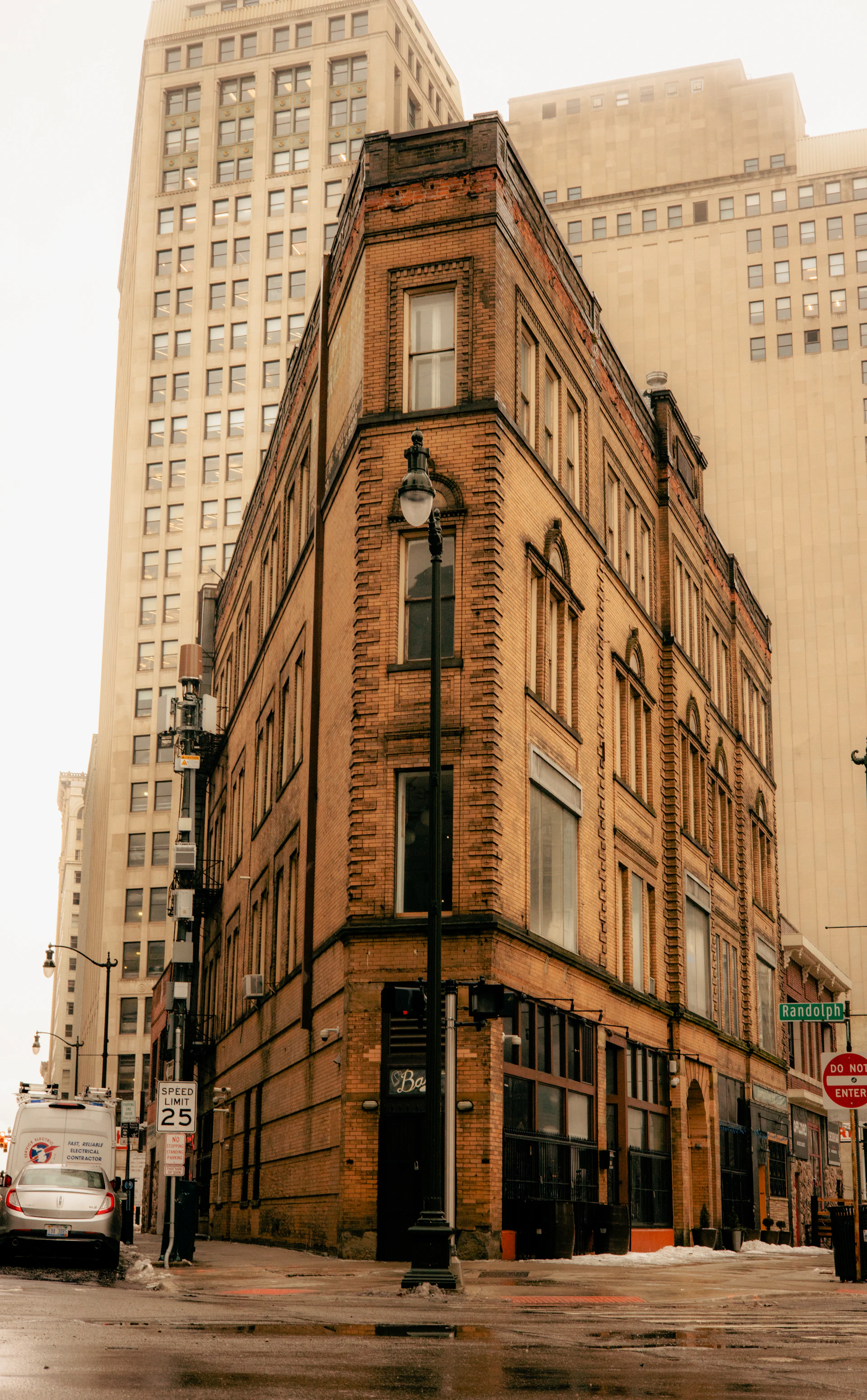 an old building in the middle of a city