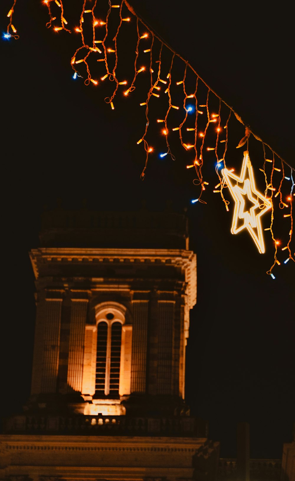 a building that has a bunch of lights on it