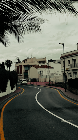 a street with a curve in the middle of it