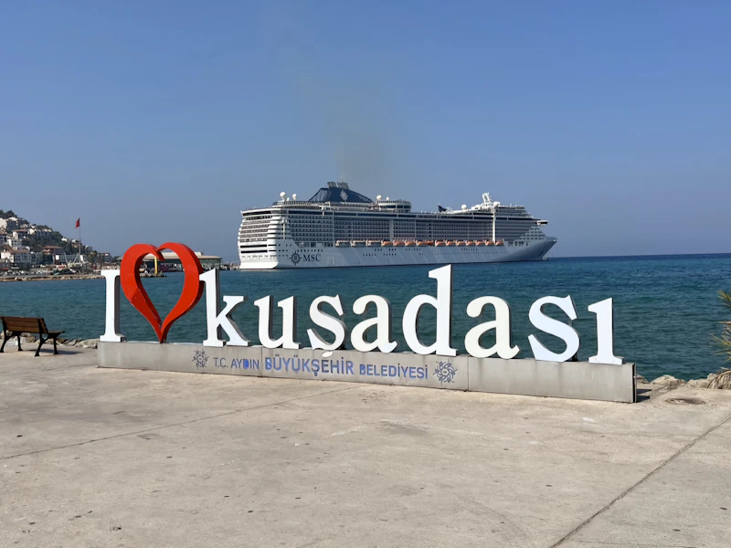 Best Meeting-Friendly Cafes in Kusadasi for Calls and Client Sessions