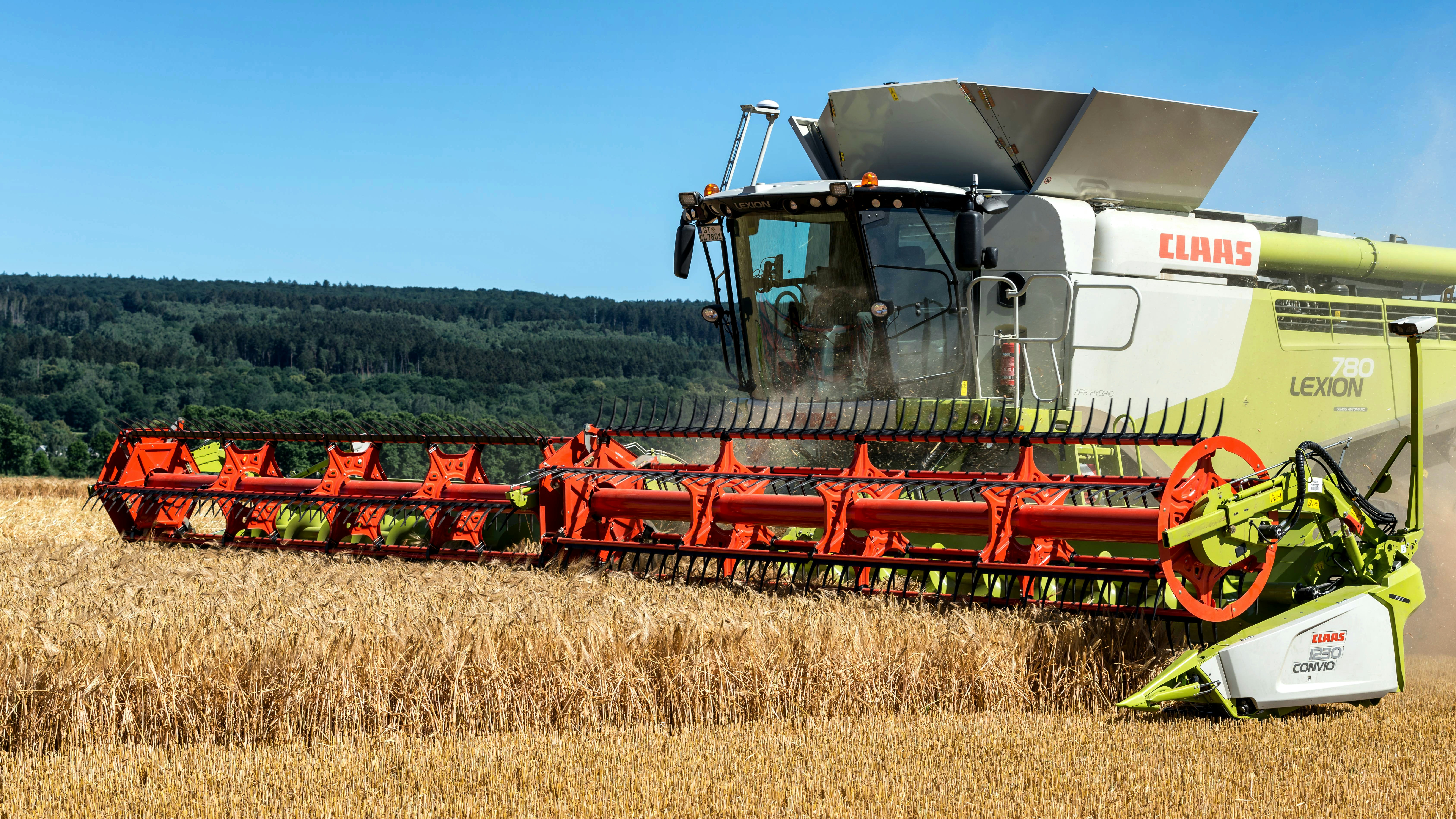 photo-1706169989859-f8e16497a8e1?ixid=M3wxMjA3fDB8MXxzZWFyY2h8MTR8fGFncmljdWx0dXJhbCUyMGV4cG9ydCUyMHNvbHV0aW9uc3xlbnwwfHx8fDE3Njk4MTY4MTN8MA\u0026ixlib=rb-4.1.0