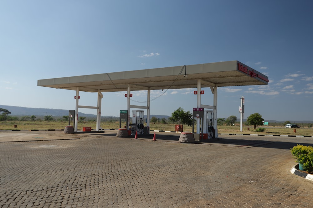 an empty gas station with no people at it