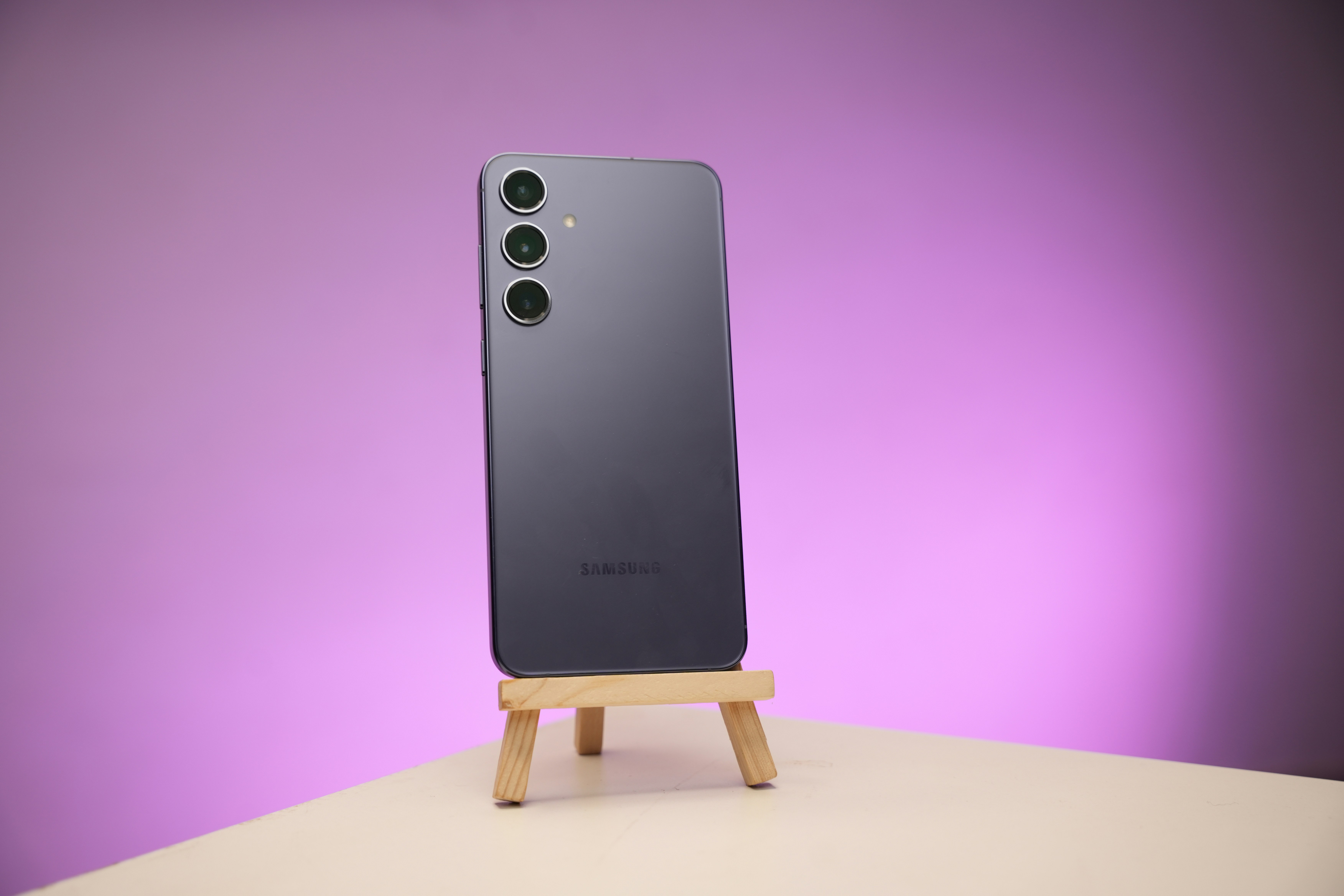 Samsung's One UI 7 finally resumes expanding to more regions, including India post image