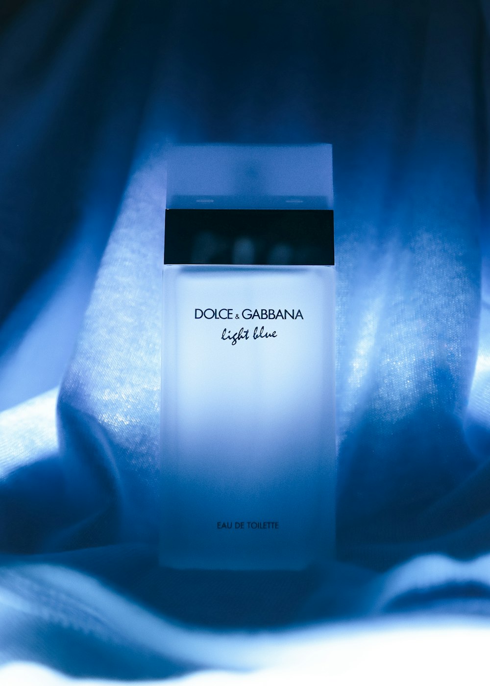 a bottle of dolce carnarna light blue