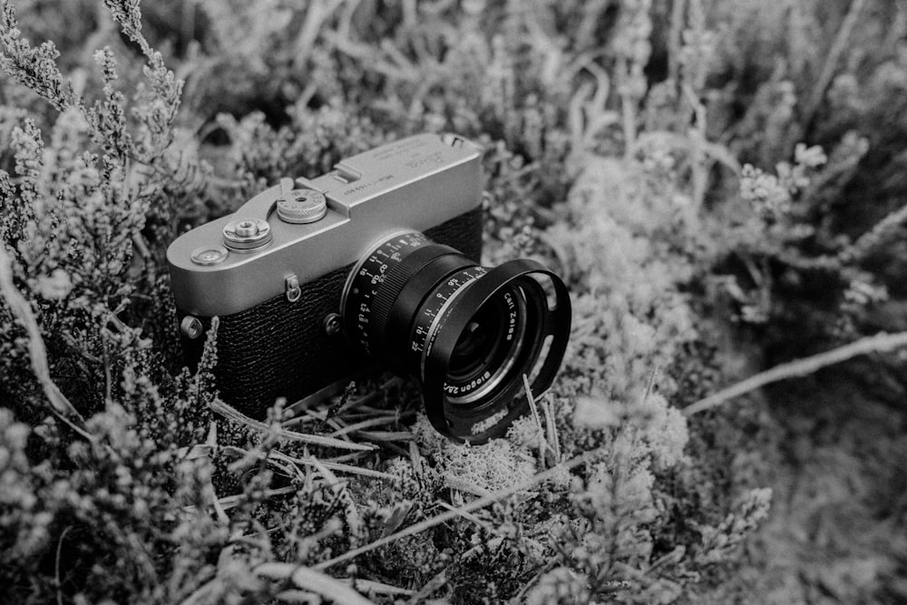 a black and white photo of a camera