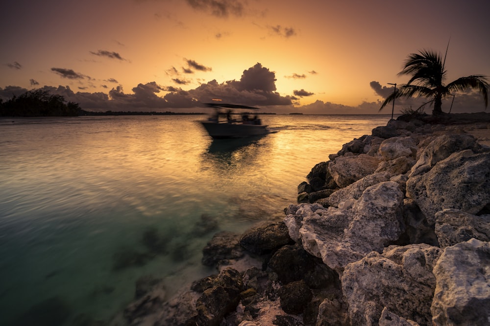 a boat that is sitting in the water