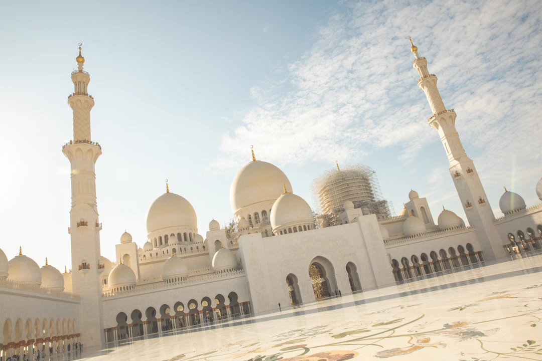 17-Day Luxury Middle East Itinerary: UAE, Oman & Qatar