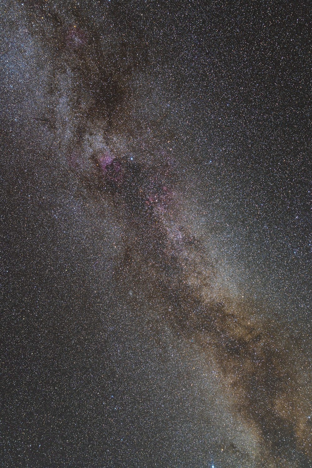 il cielo notturno con le stelle e il lattiginoso