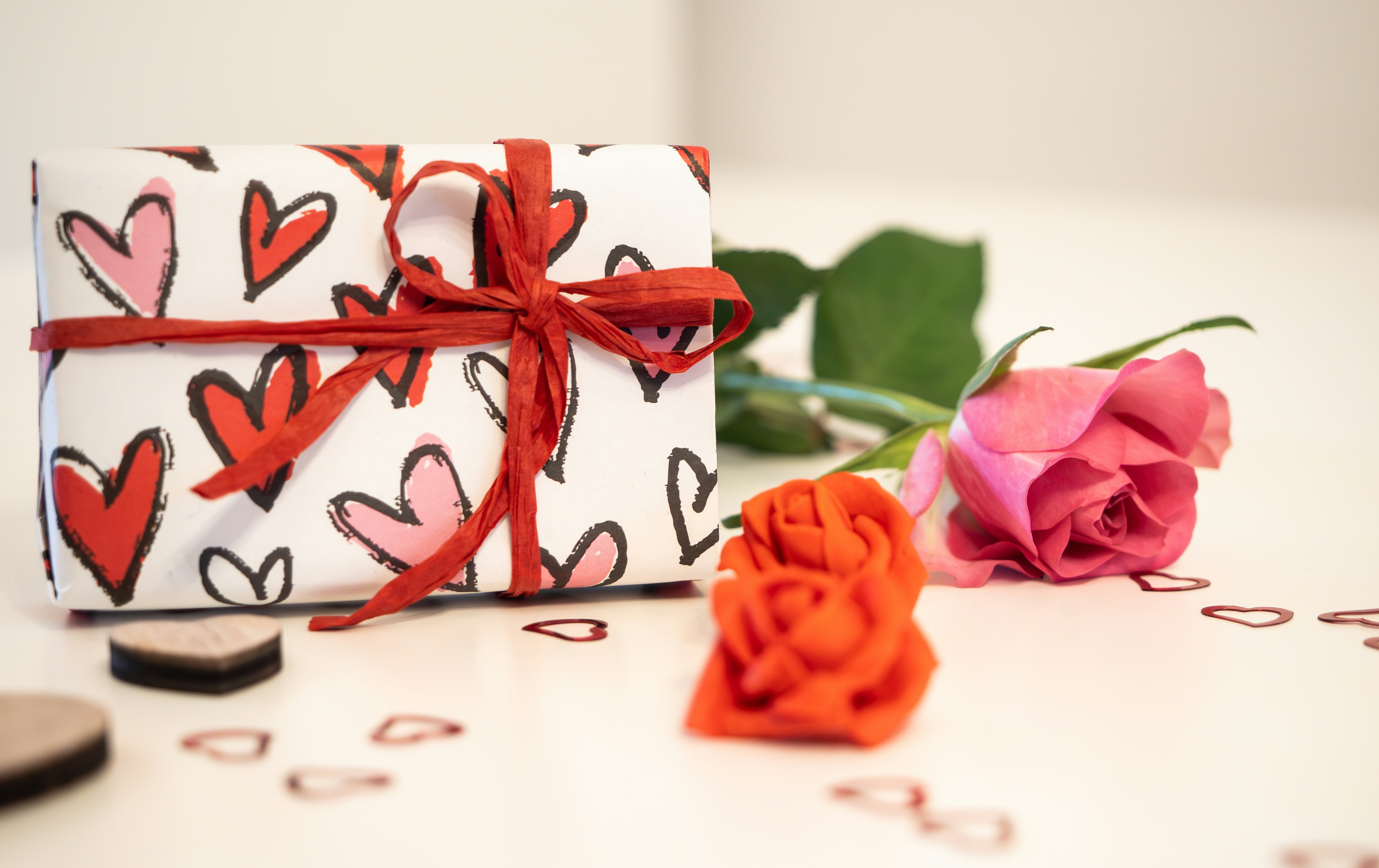 Romantic Marriage Anniversary Gift Wishes & Ideas for Couples