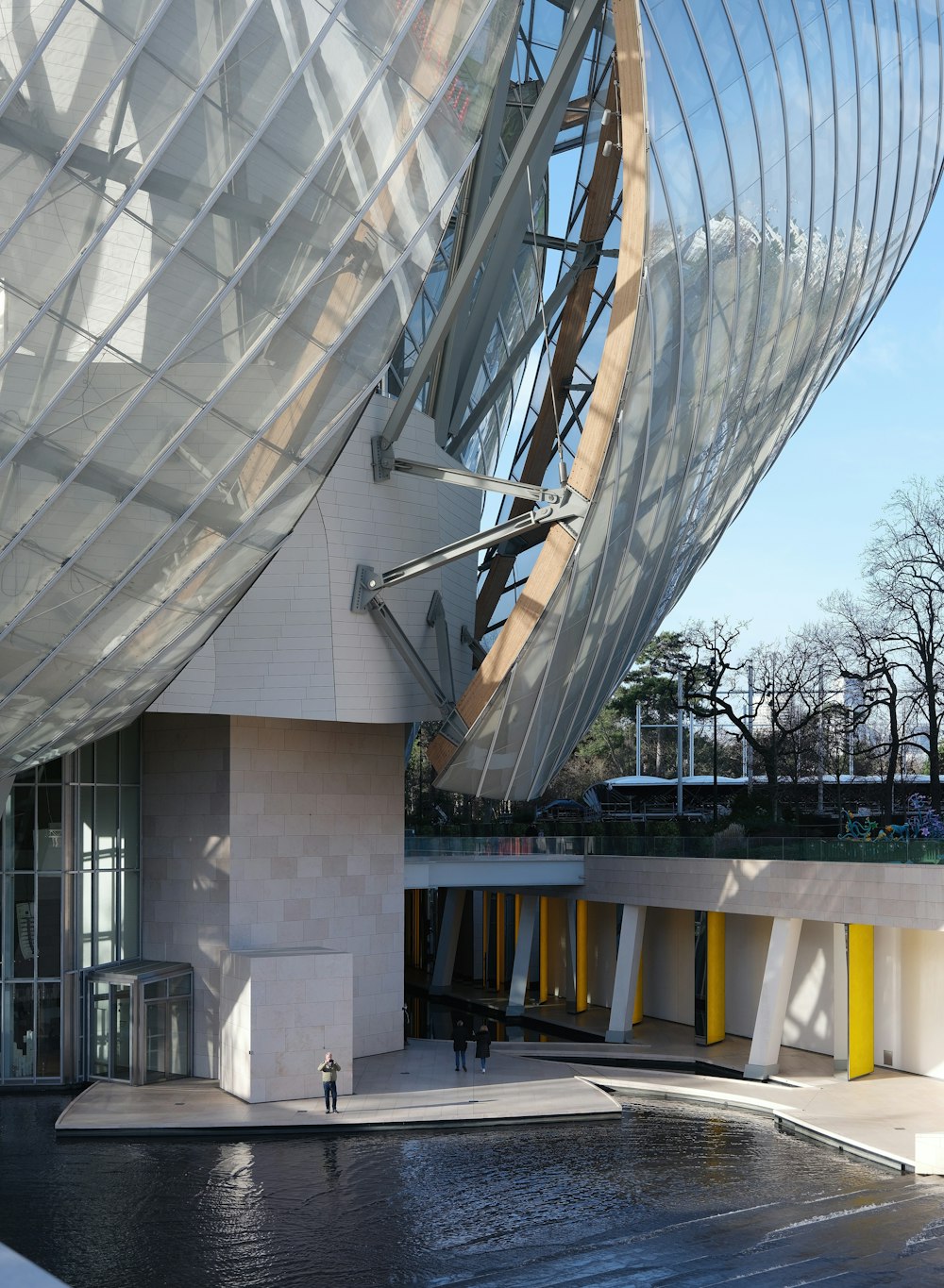 a building that has a large circular structure on top of it