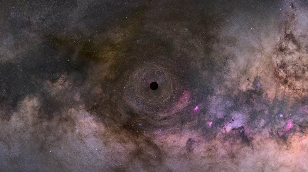 L’image d’un trou noir dans le ciel
