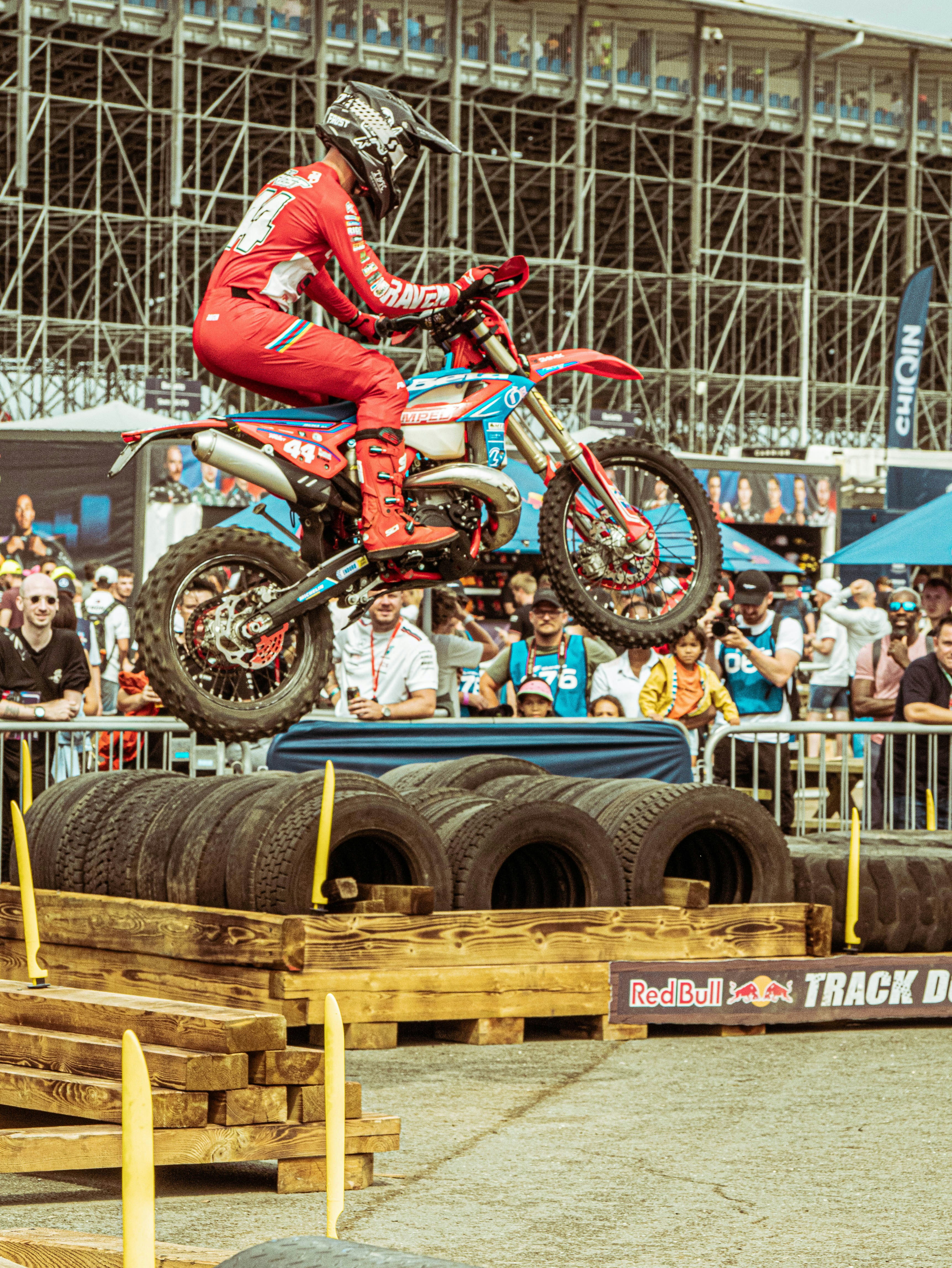 silverstone circuit wallpaper, wallpaper, Silverstone Maggotts & Becketts: A Guide to F1's Iconic Curves 4