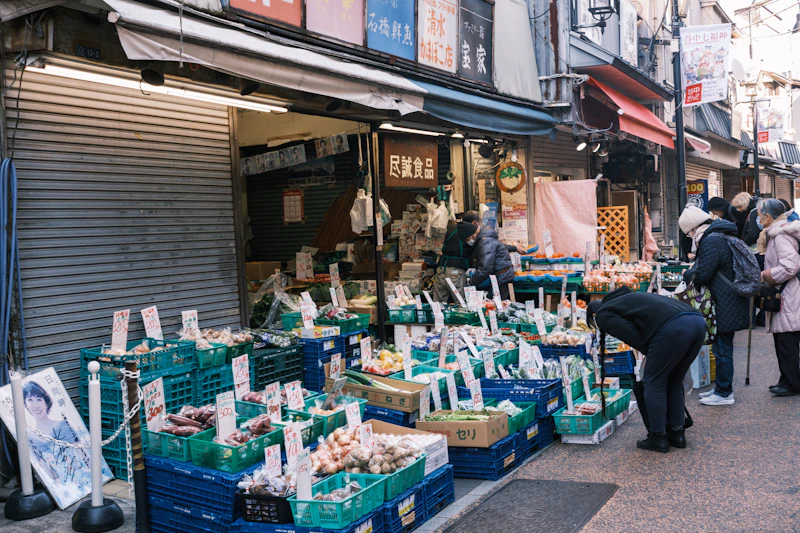 店先に並ぶ食材
