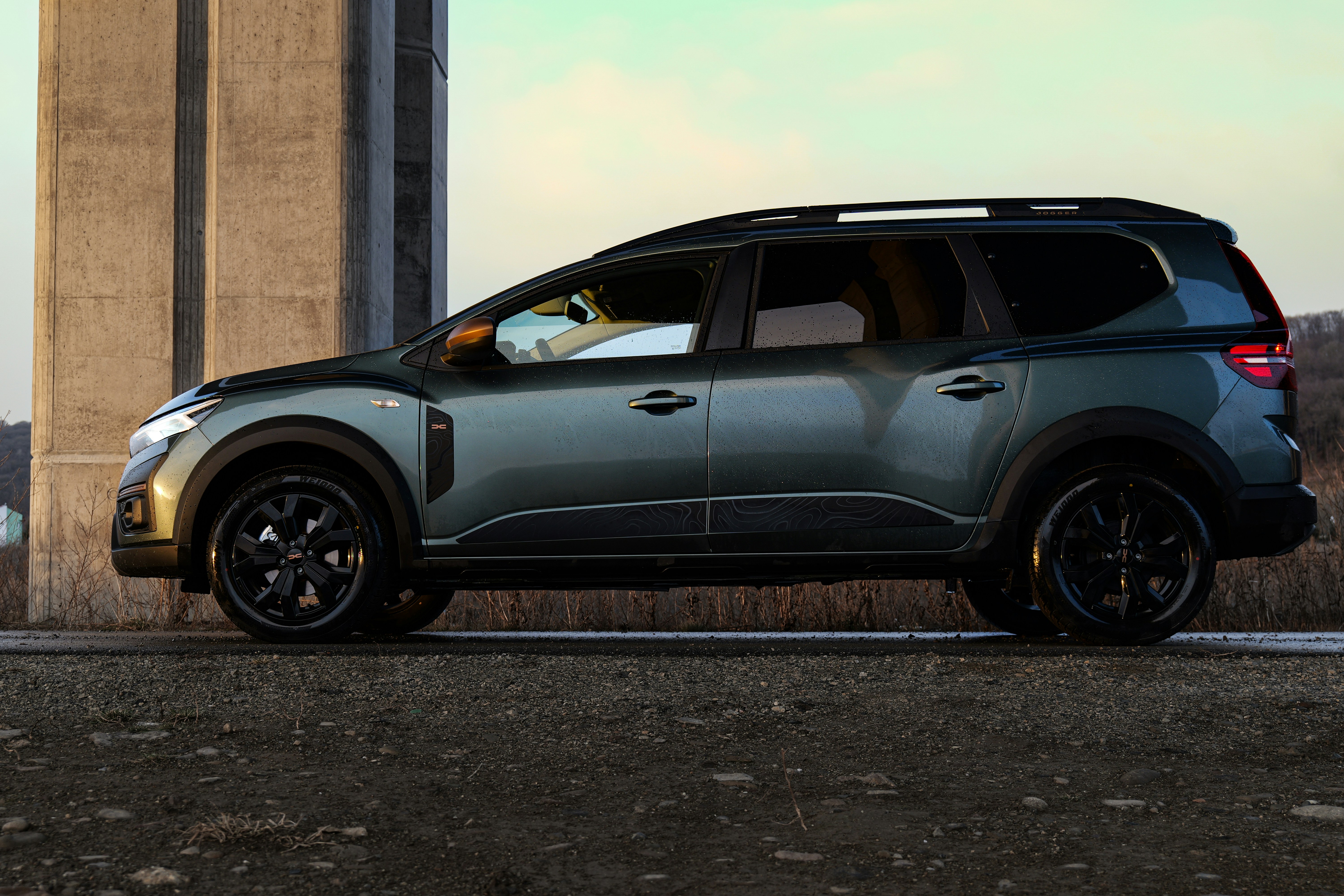 Photo by lukasparnican