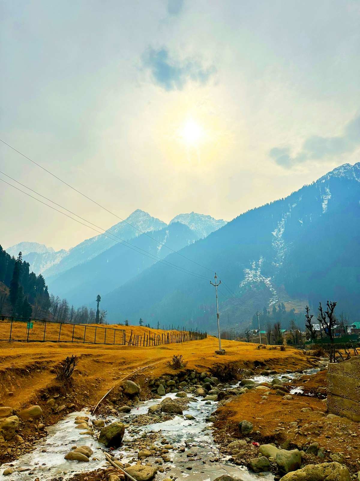 Snowy peaks above Pahalgam