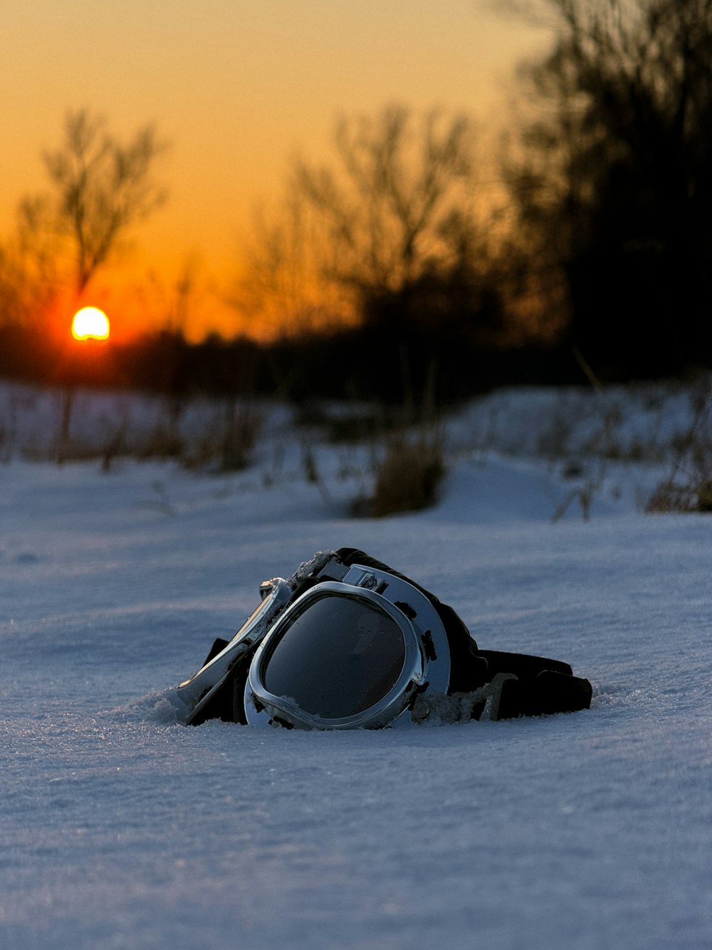 a pair of skis laying in the snow