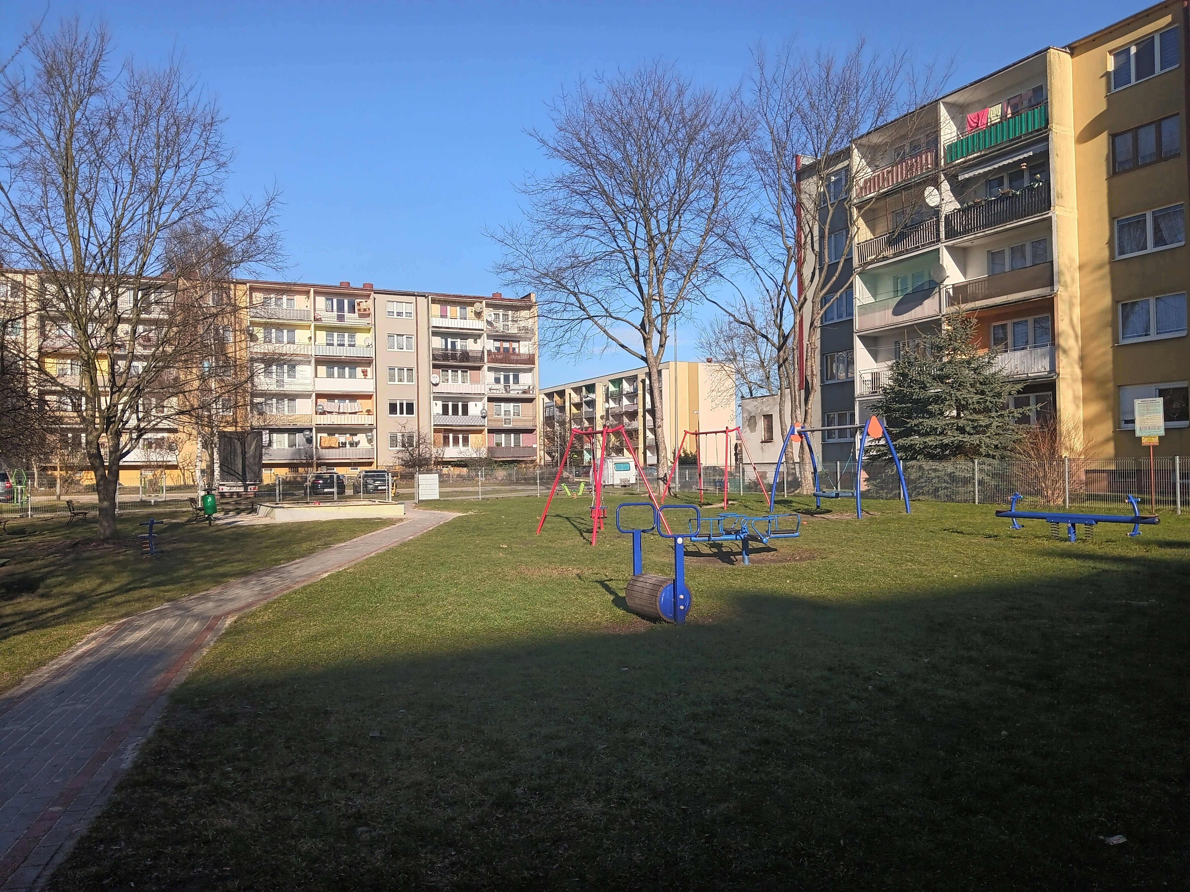 Instalação de vidros no bairro Queimadinha