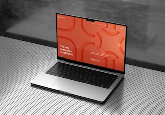 kompiuterio ekranas reprezentuojantis kūrybiško interneto svetainės dizainas