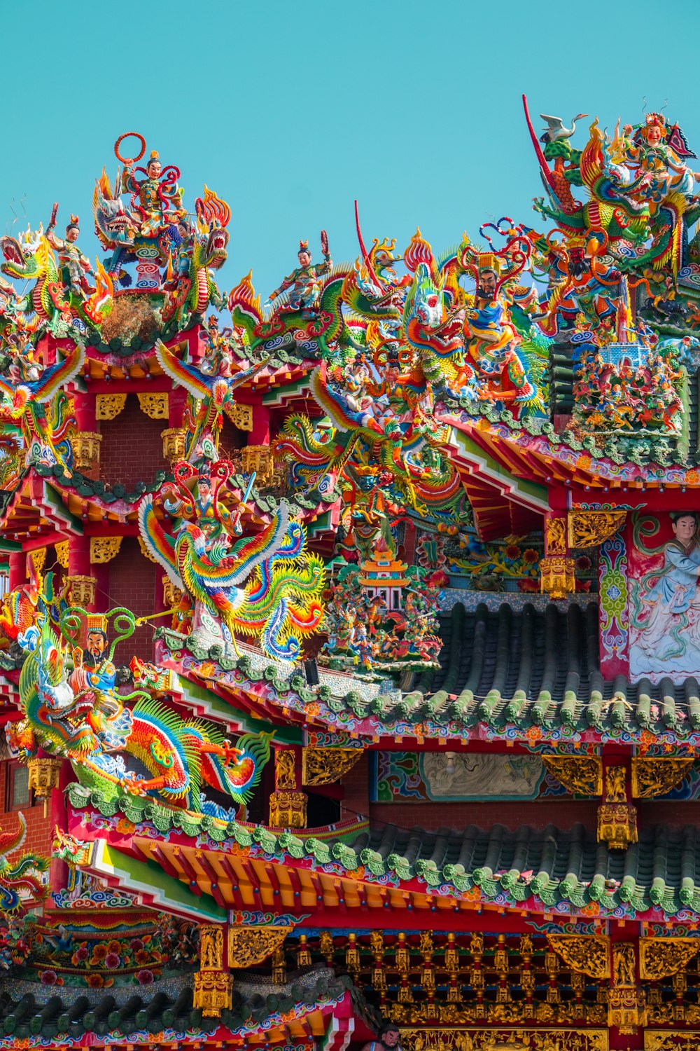 the roof of a building with a lot of decorations on it