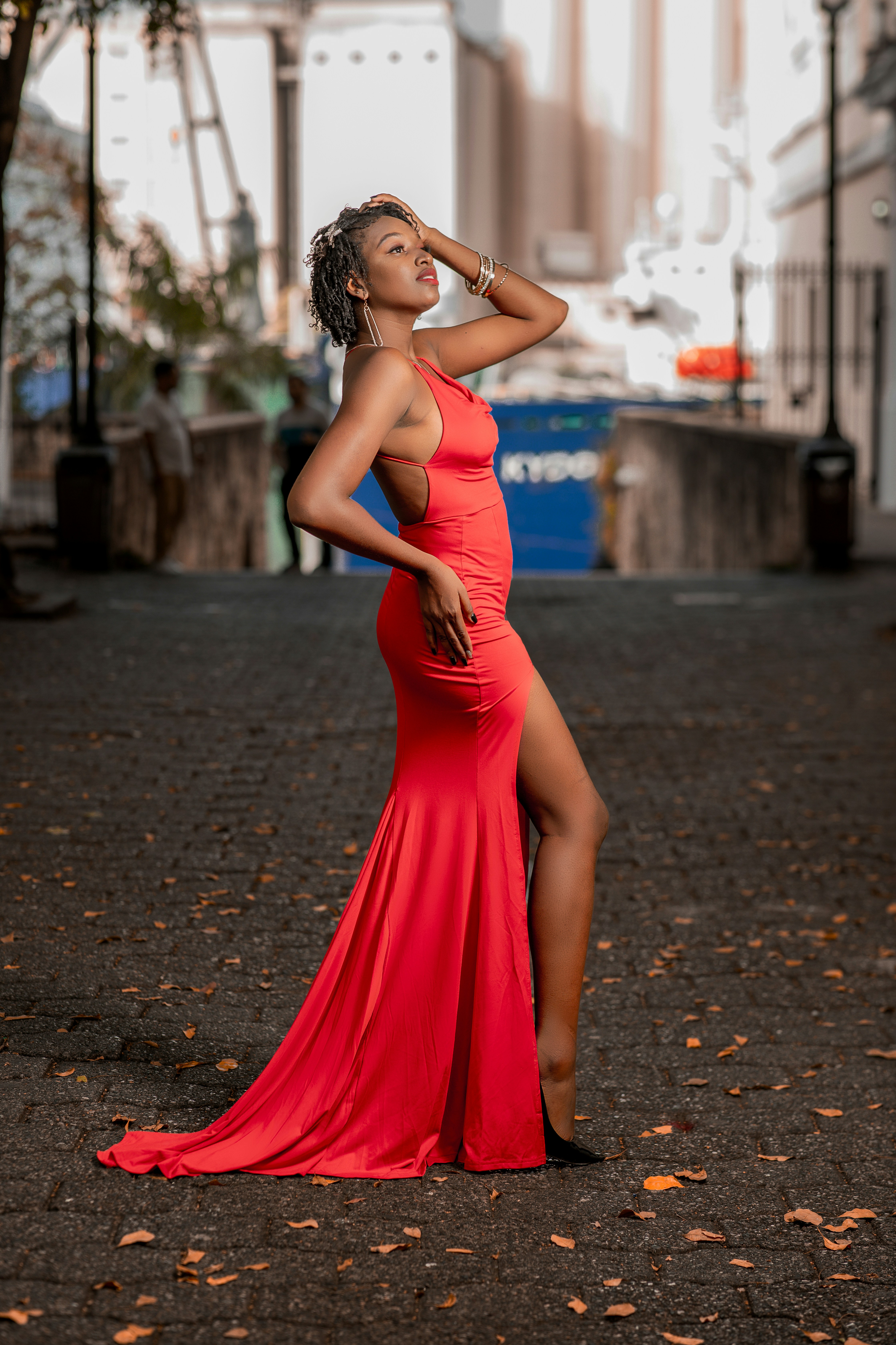 great photo recipe,how to photograph a woman in a red dress posing for a picture