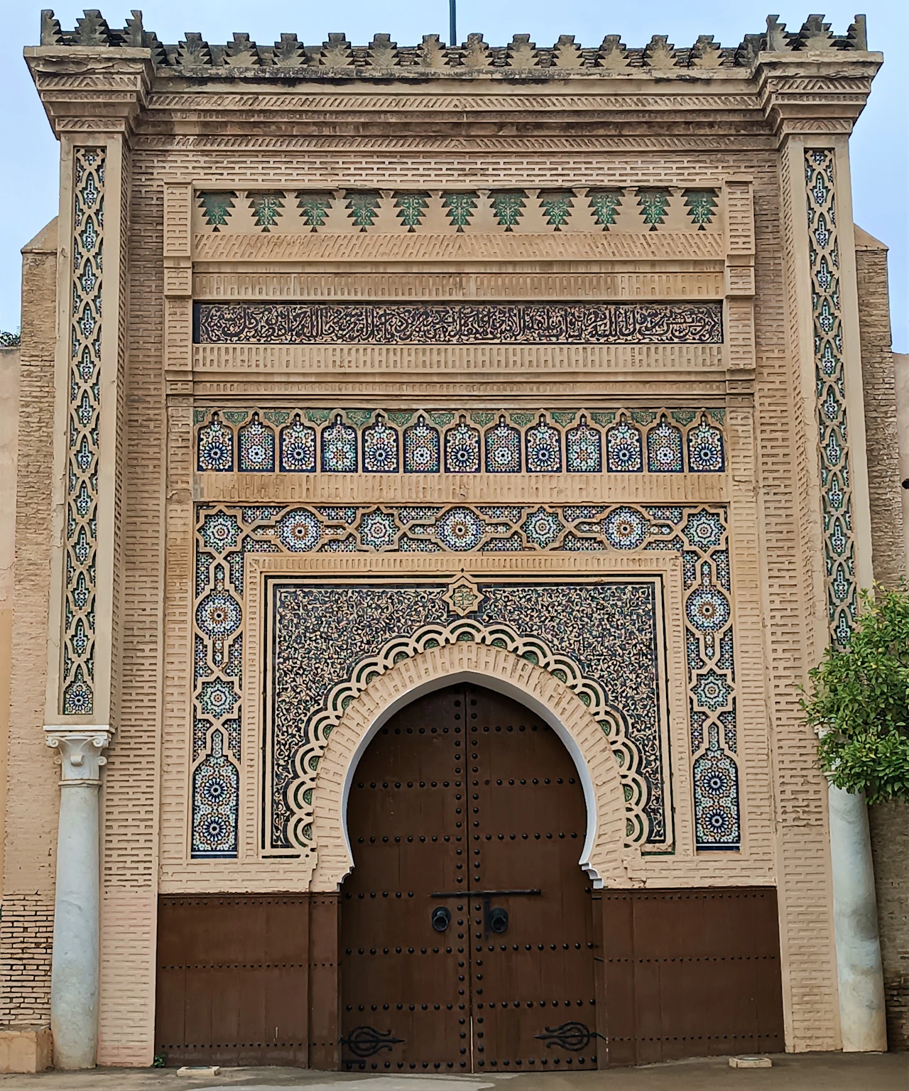 Circuit 9 jours : Casablanca → Chefchaouen → Tanger → Fès → Sahara → Marrakech