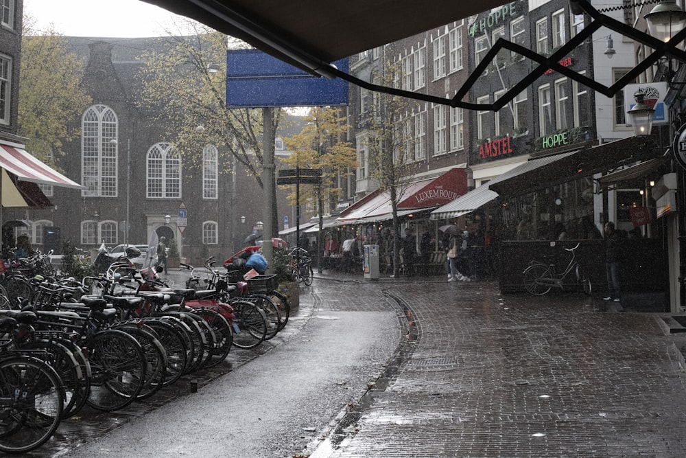 a bunch of bikes that are sitting in the street