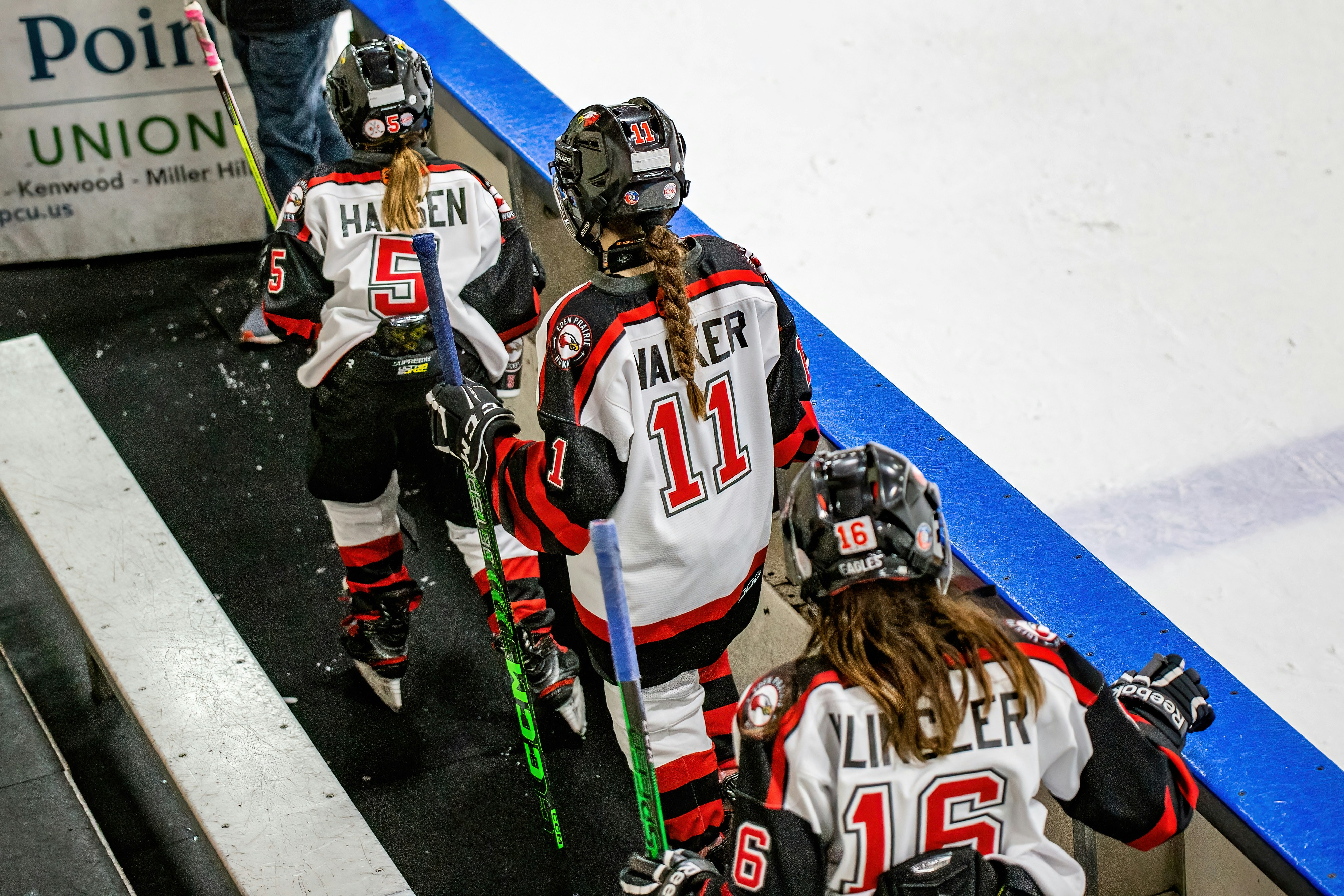 girls playing roller hockey