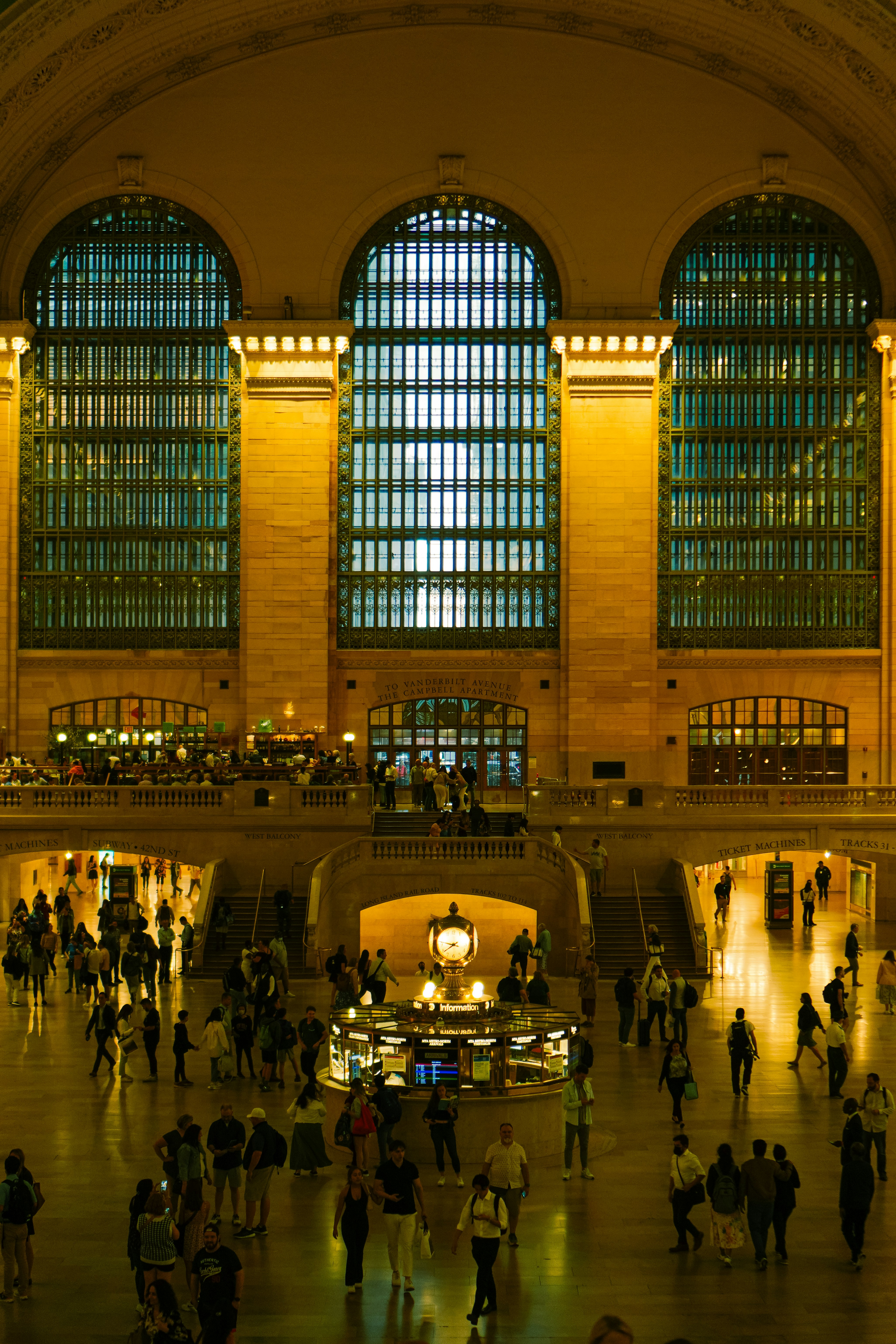 Photo by zhenyao_photo