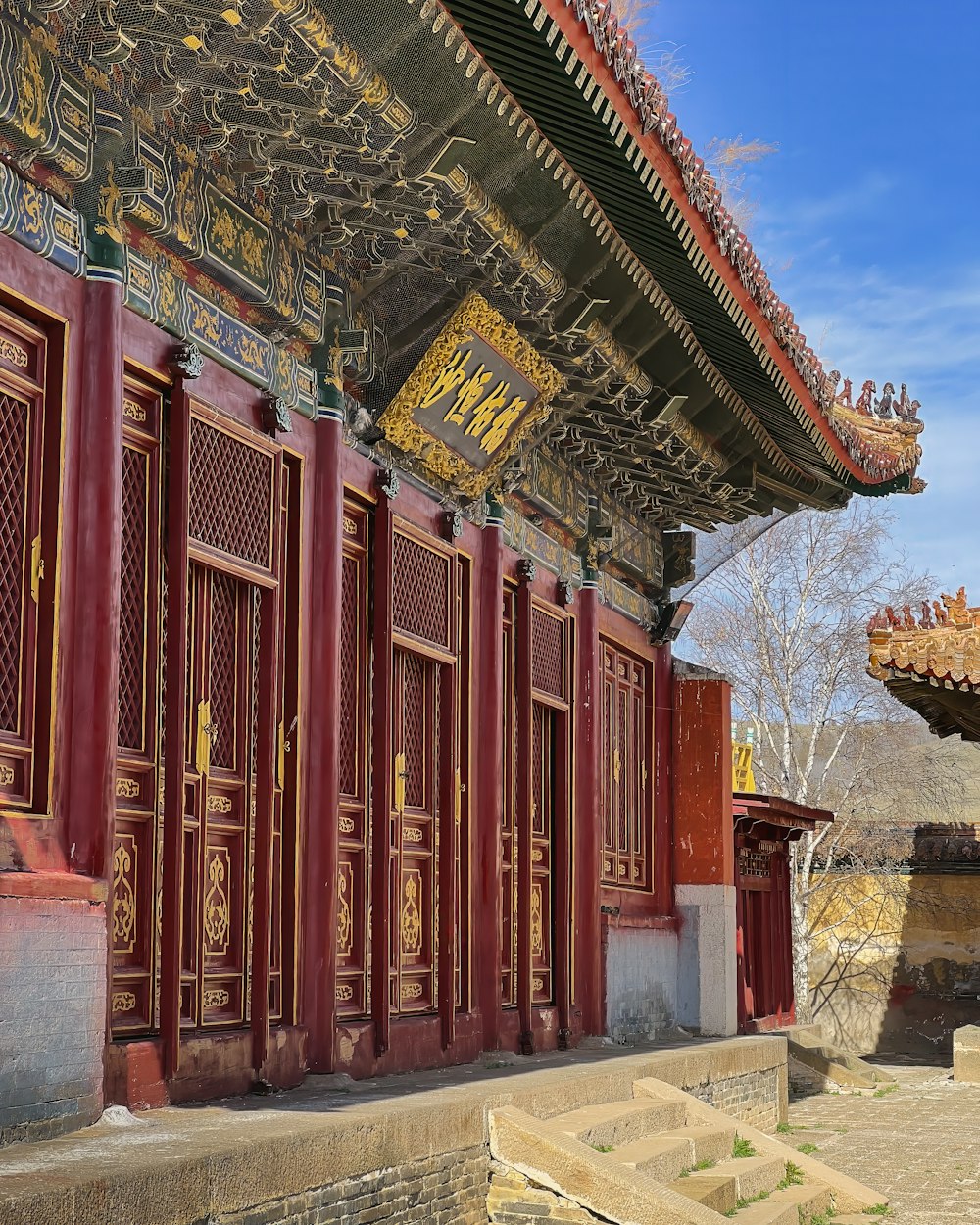 a building that has a bunch of doors on it