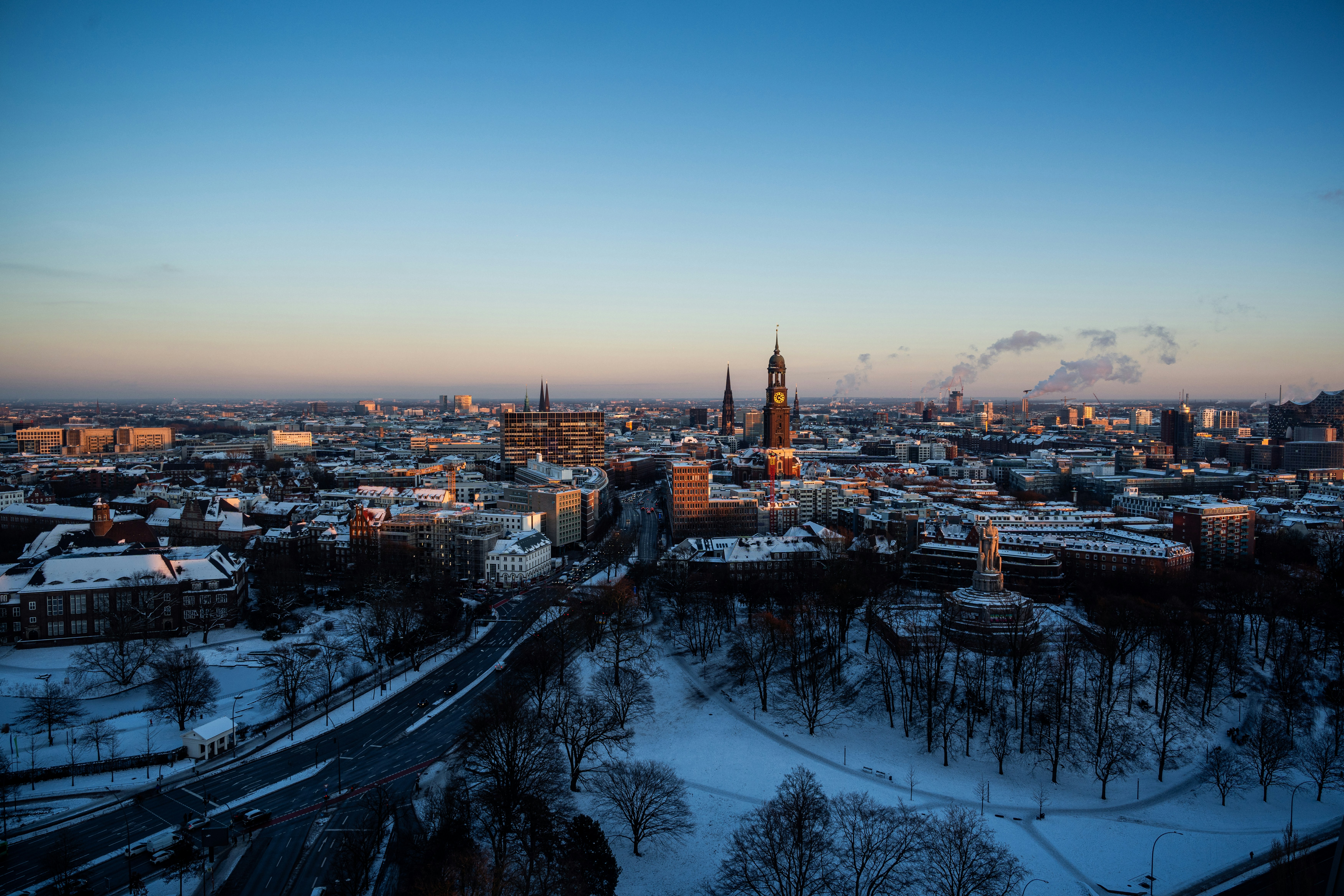 Photo by moritzluedtke