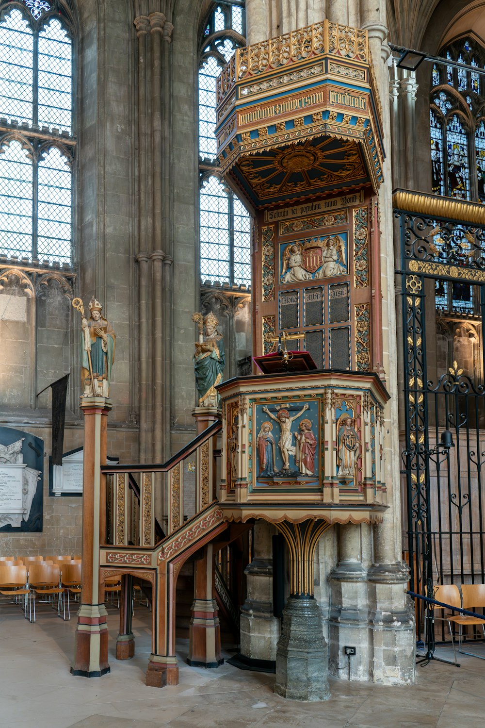 a very ornate looking building with a staircase