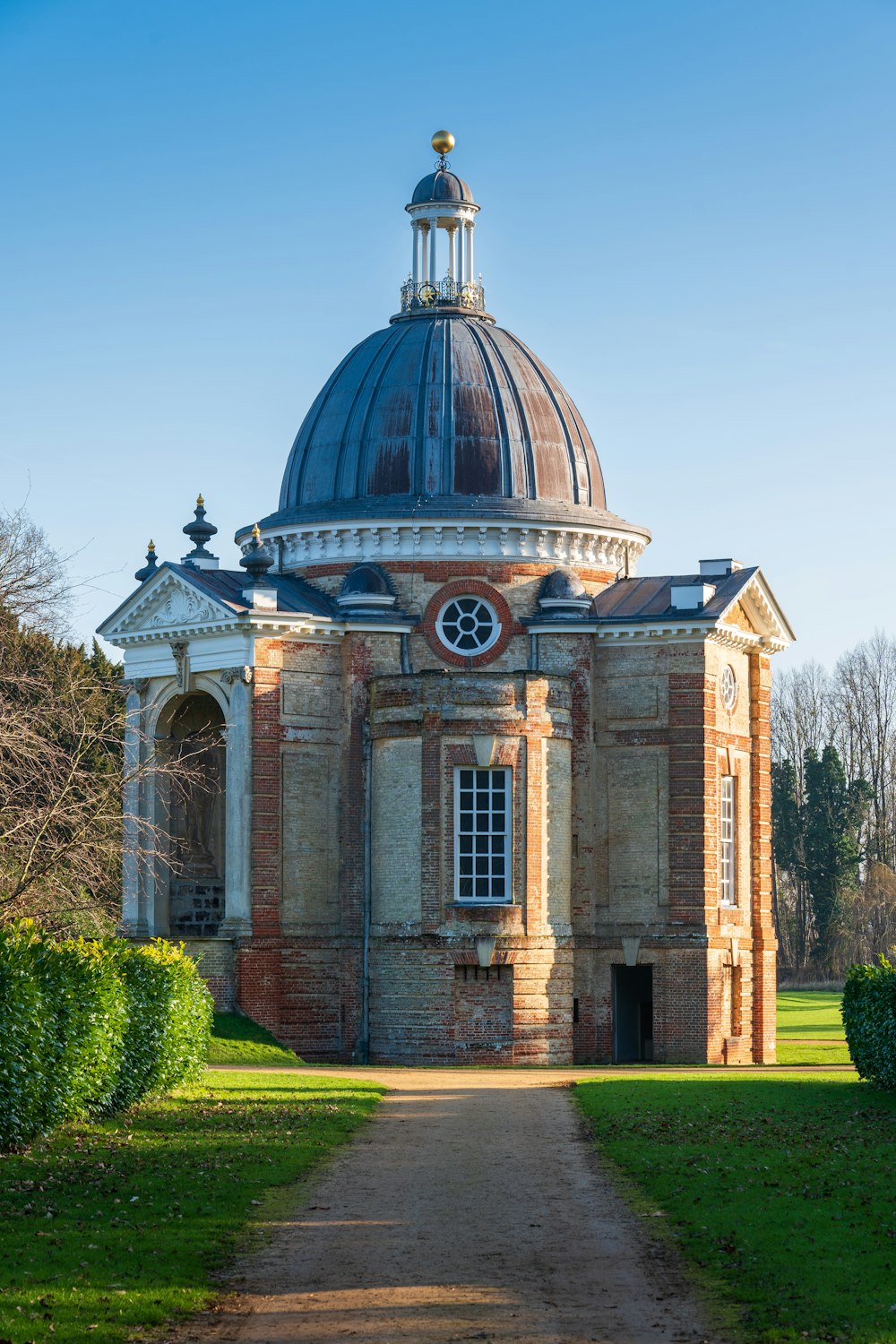 a large building with a dome on top of it