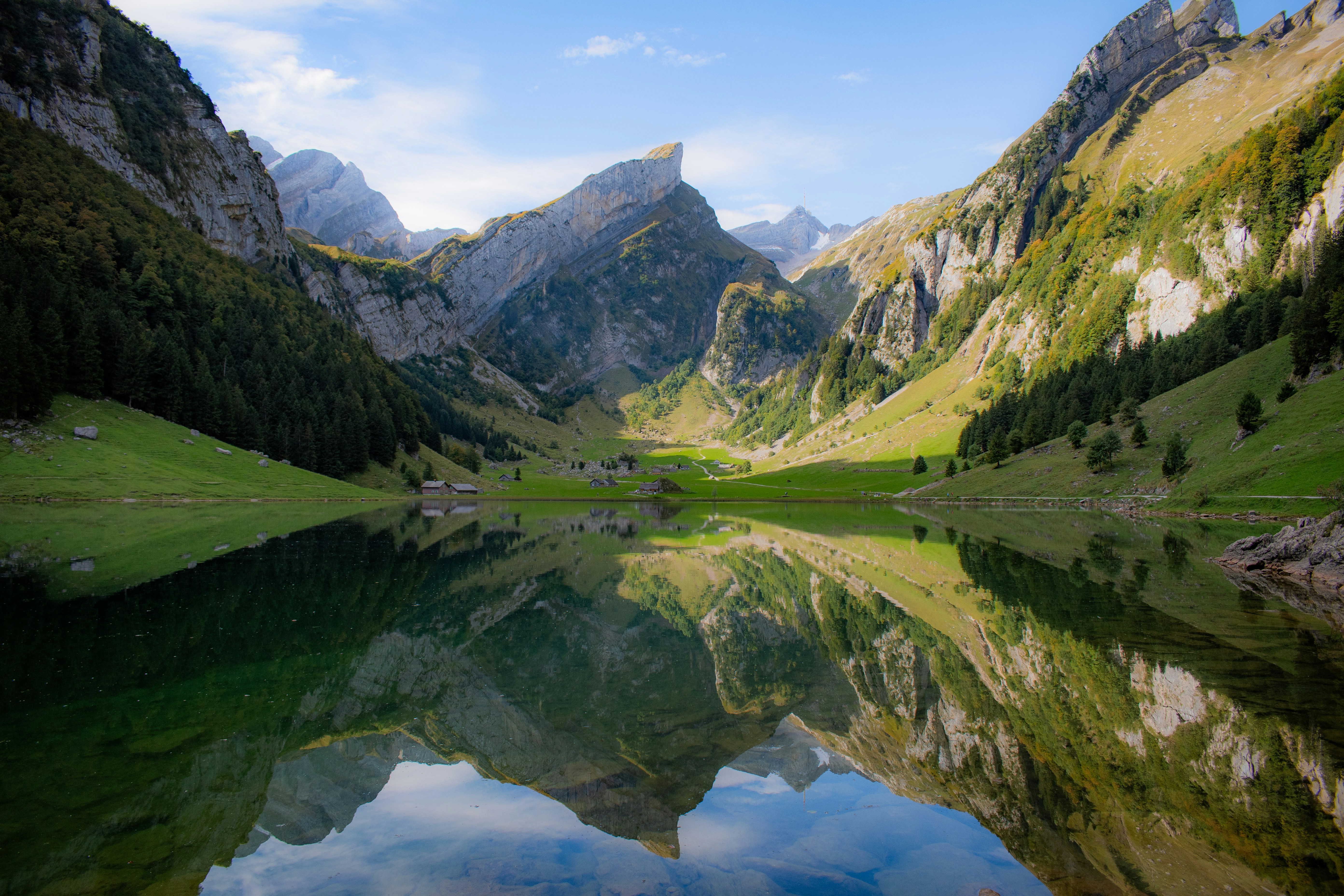 Photo by lukaskonvica