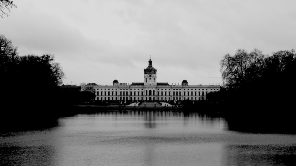 a black and white photo of a large building