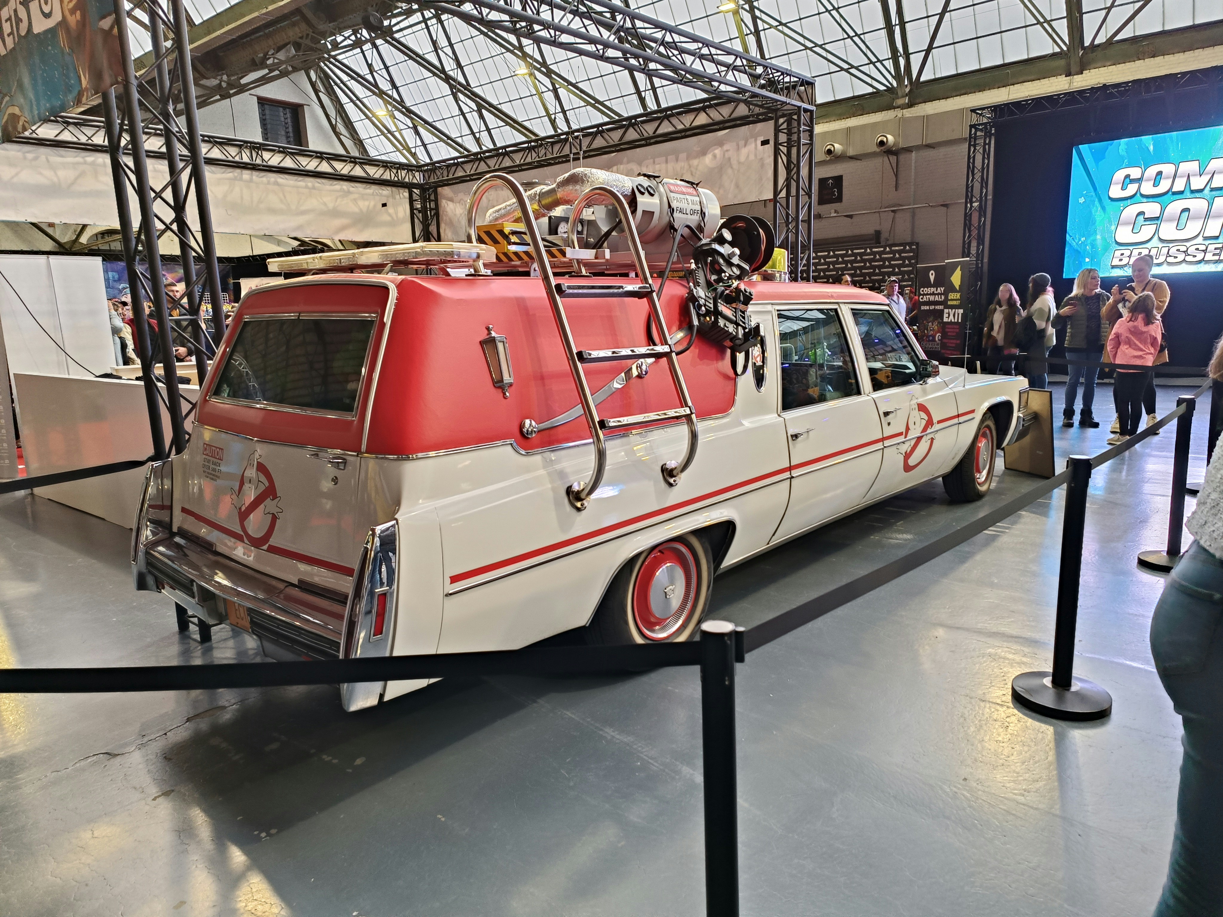 ghostbusters ecto-1 wallpaper, wallpaper, Ecto-1 Siren Lights: A Deep Dive 6