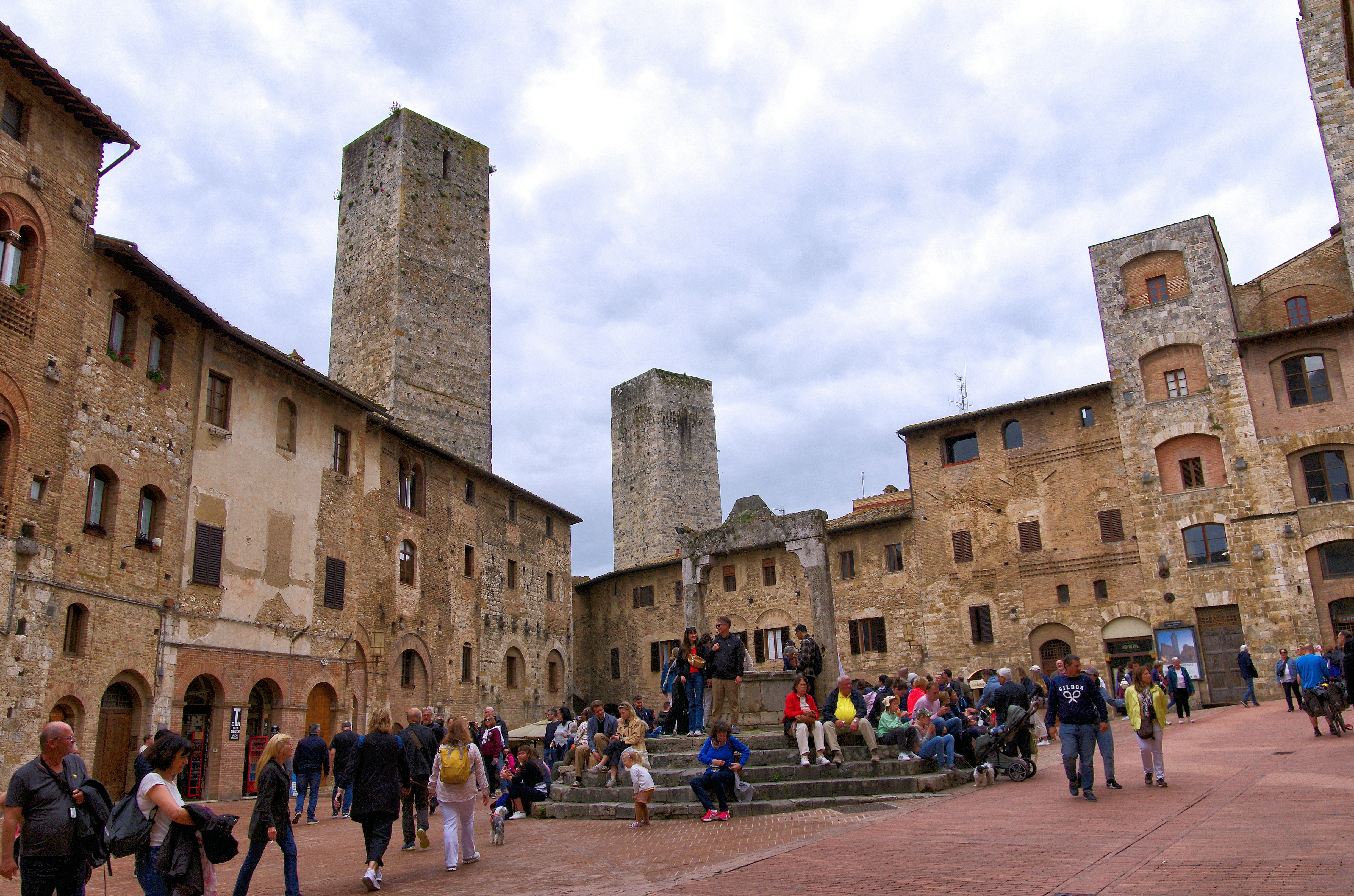 Piazza della Cisterna
