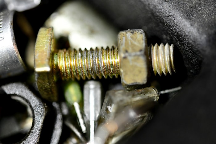Mercury outboard repair tips