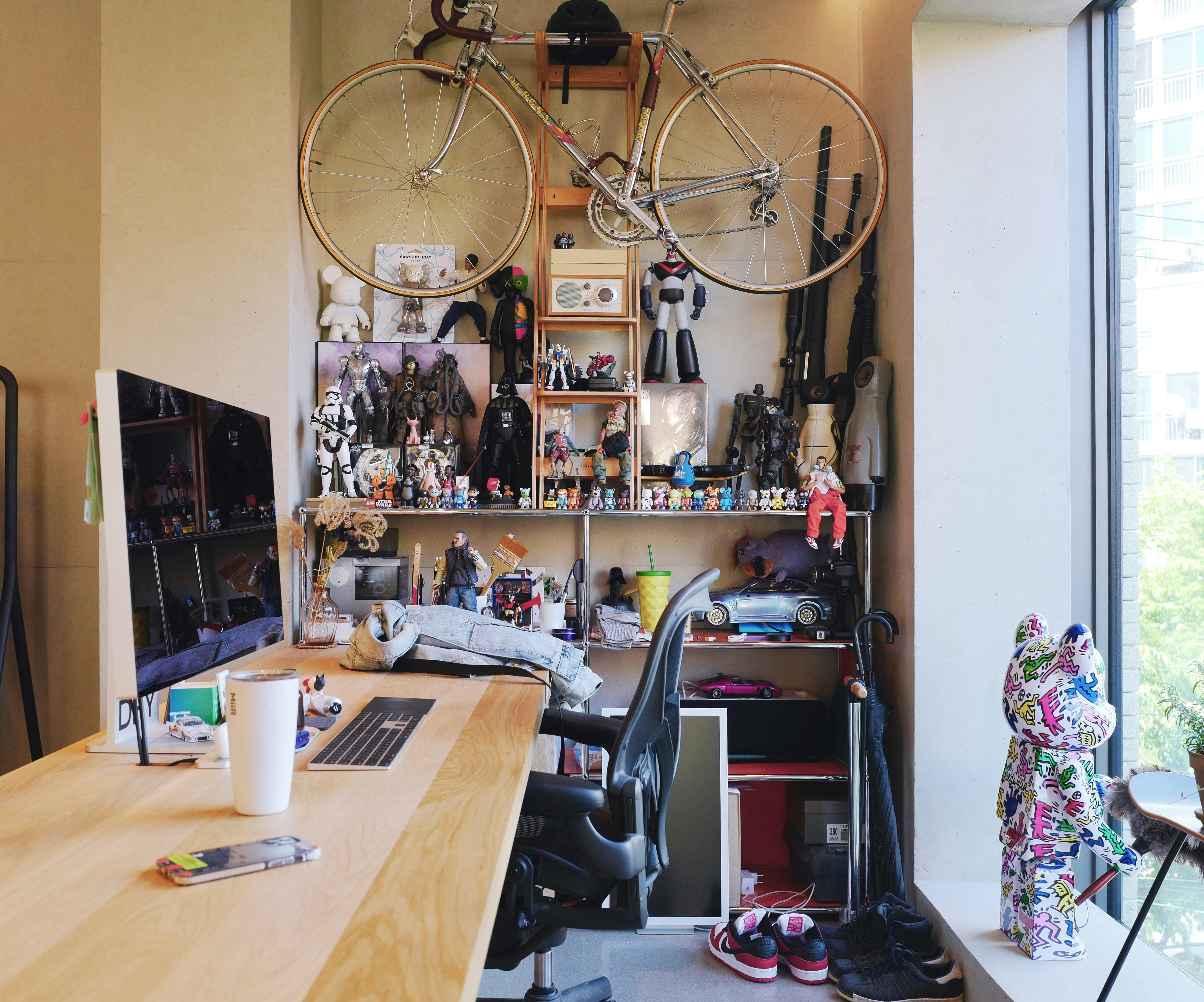 Beauty creator workspace setup