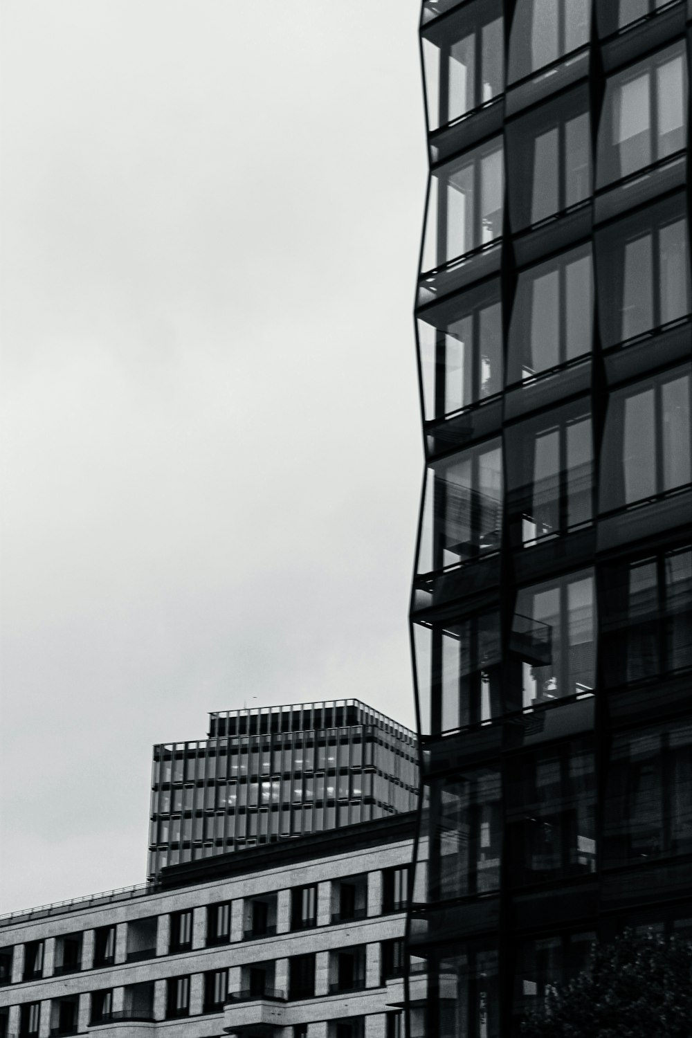 a black and white photo of a tall building