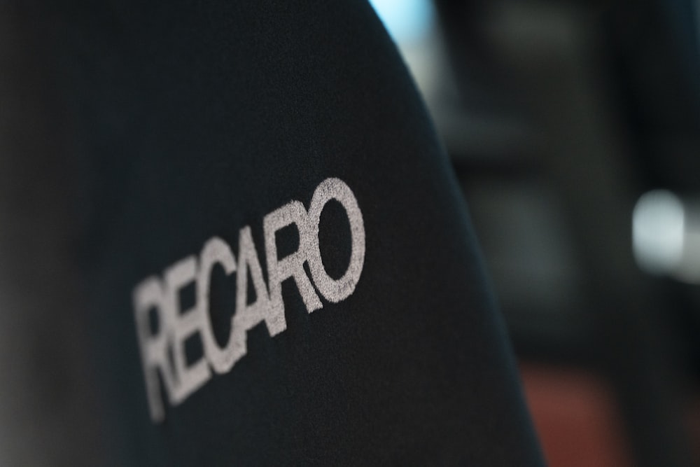 a black shirt with the word recaro printed on it