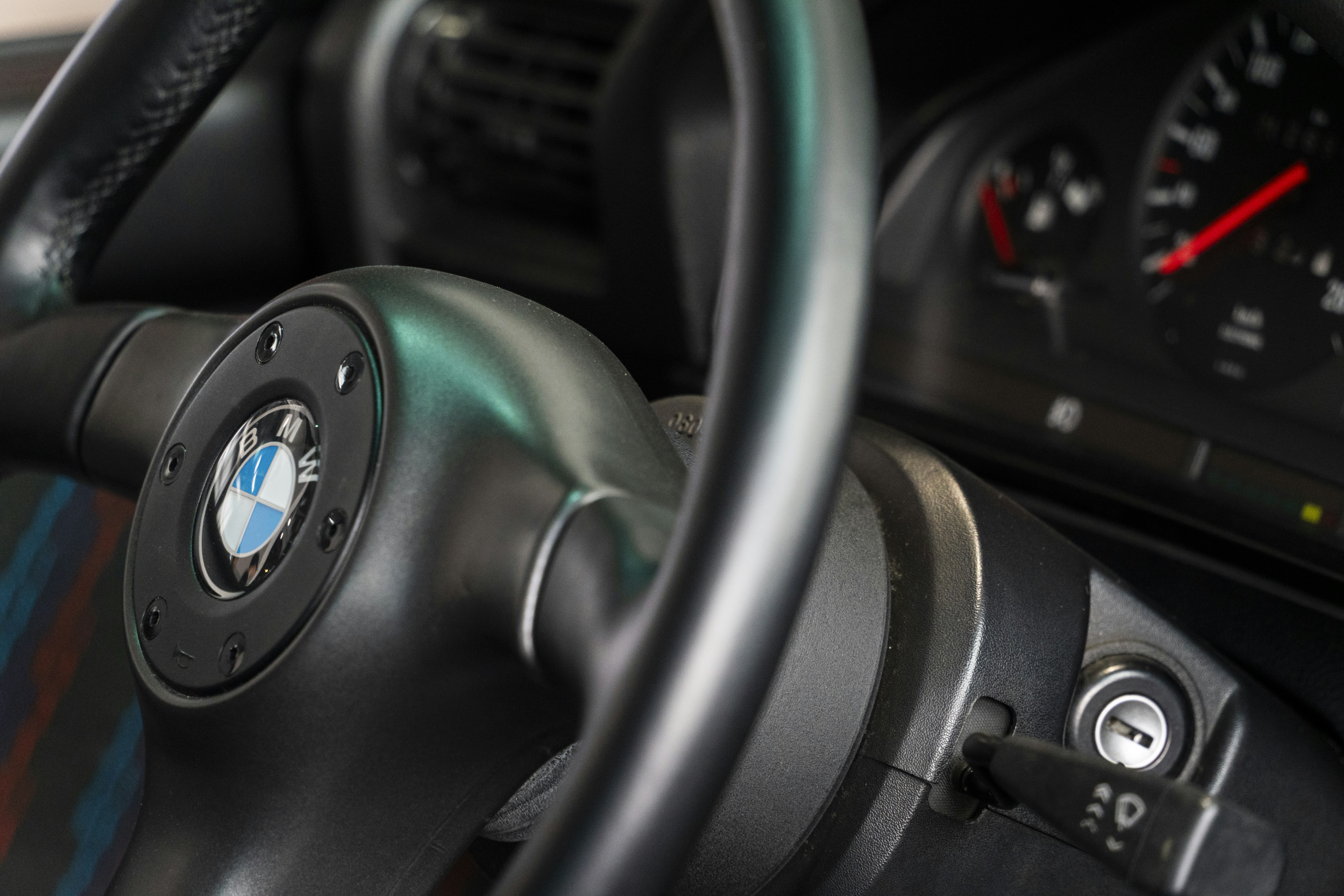 Ferrari et BMW révolutionnent le câblage automobile avec l'aluminium