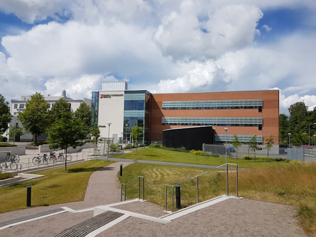 KÃ¼hne Logistics University