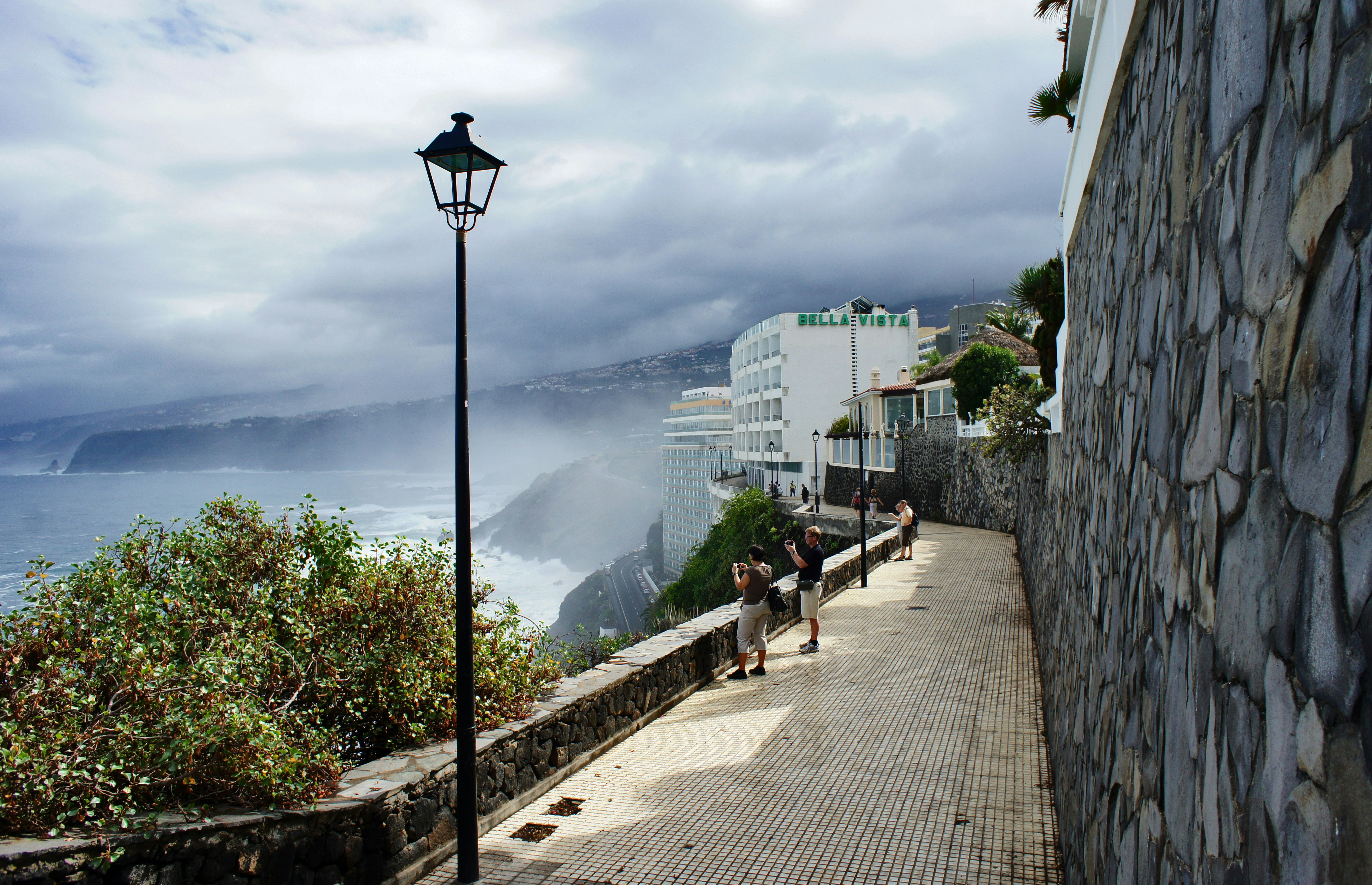 Budget Travel Guide to Santa Cruz de Tenerife (2026)