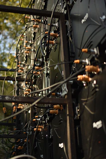 a bunch of wires that are connected to a building
