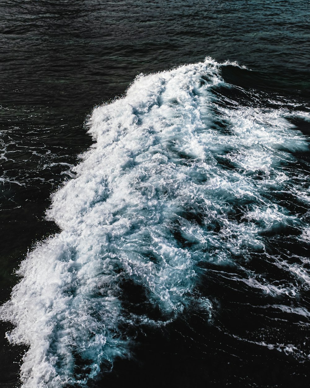 the wake of a boat in the ocean